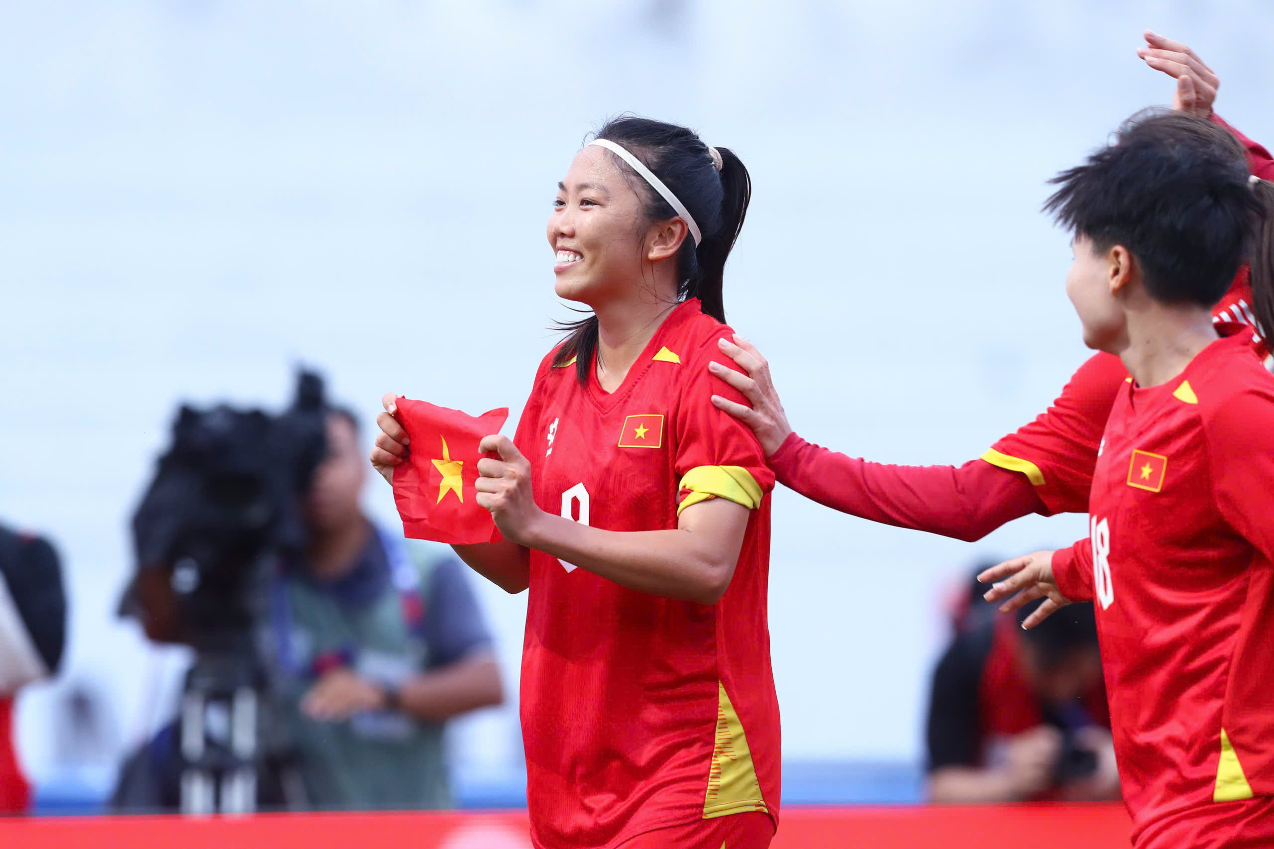 Trenér Mai Duc Chung mluvil upřímně o Huynh Nhu, thajský kouč přiznal, že...- Foto 2. HLV Mai Đức Chung nói lời gan ruột về Huỳnh Như, HLV Thái Lan thừa nhận rằng...- Ảnh 2.