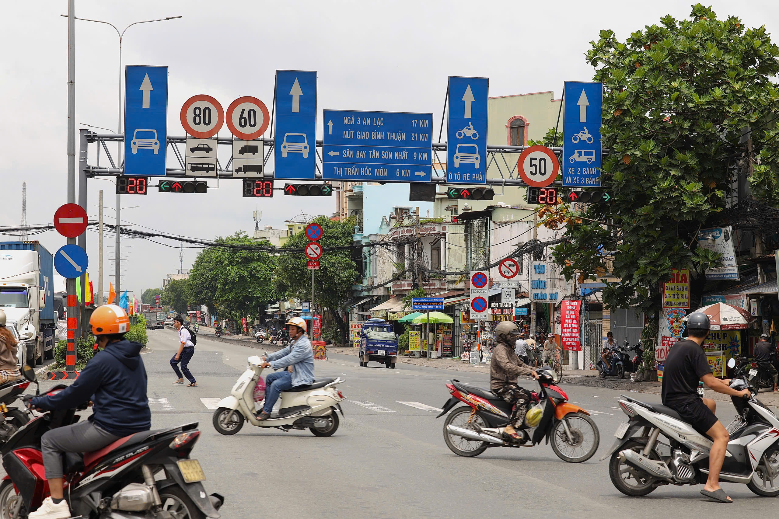 Chính thức khởi công nút giao gần 400 tỉ chống ùn tắc cửa ngõ tây bắc TP.HCM - Ảnh 1.
