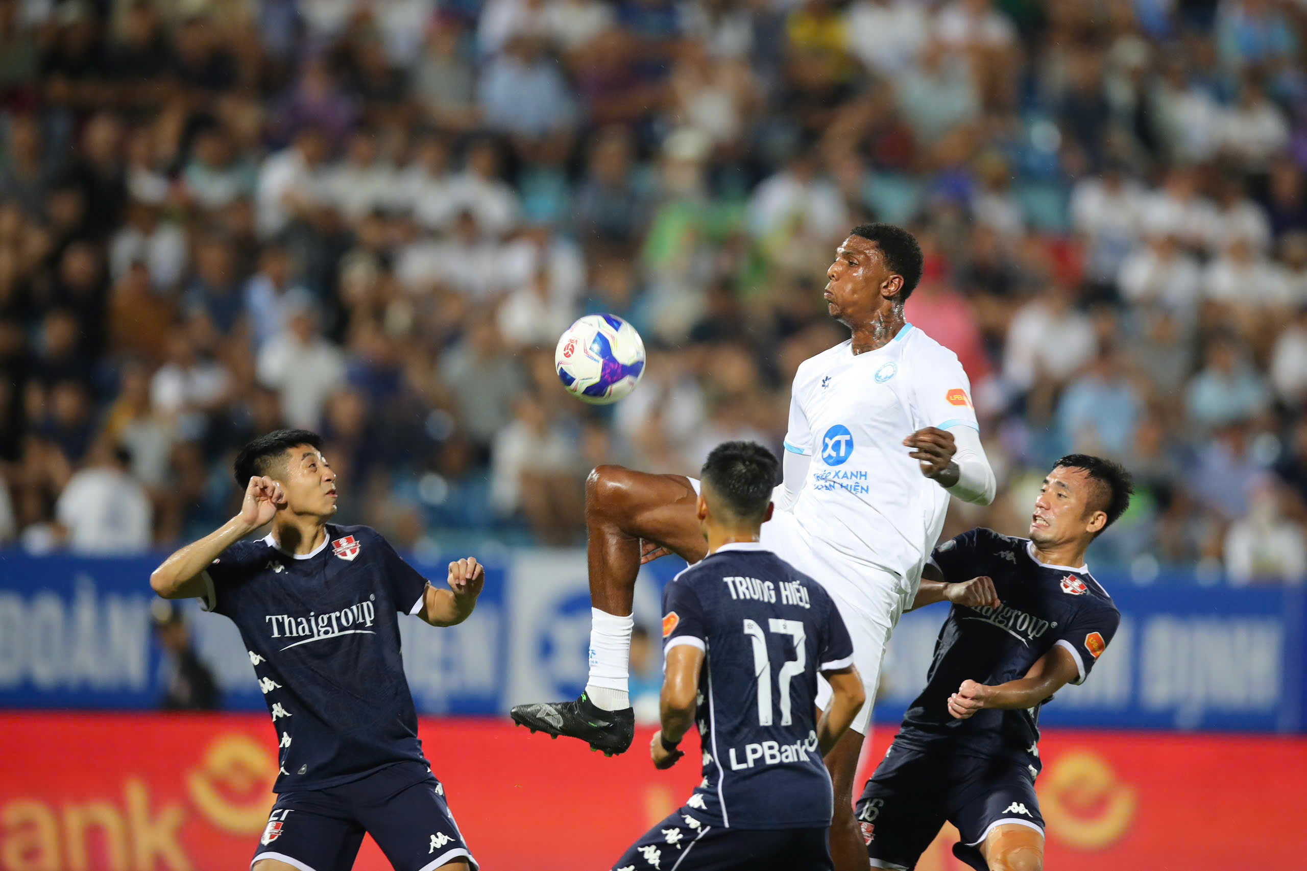 Herr Kim ist mit dem Traumstart der V-League zufrieden, ein großer Schub für U.23 Vietnam – Foto 4. Ông Kim hài lòng với màn khởi đầu như mơ của V-League, cú hích lớn cho U.23 Việt Nam- Ảnh 4.