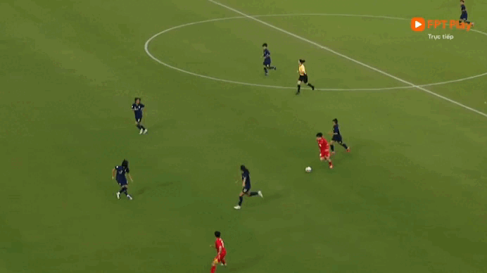 Hàng công ghi bàn đẳng cấp thắng Thái Lan, đội tuyển nữ Việt Nam giành HCĐ: VFF thưởng 600 triệu đồng- Ảnh 10. Hàng công ghi bàn đẳng cấp thắng Thái Lan, đội tuyển nữ Việt Nam giành HCĐ: VFF thưởng 600 triệu đồng- Ảnh 10.