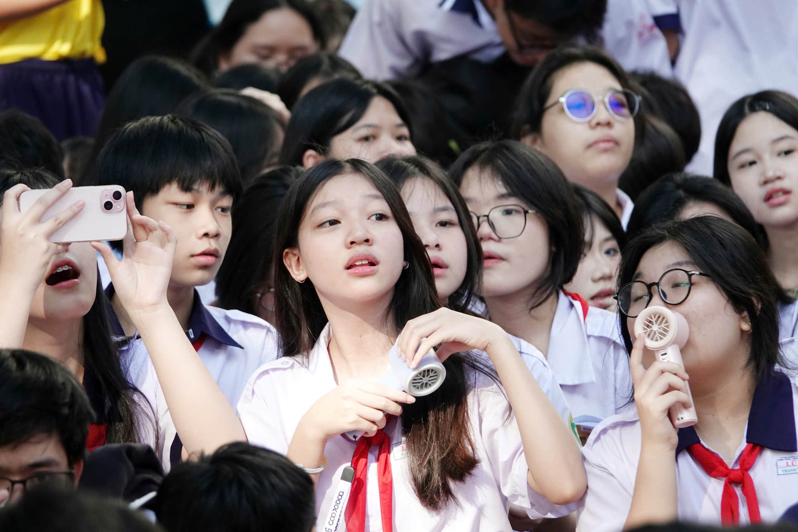 Ít người học môn sinh, nguồn tuyển ngành sức khỏe có bị 'đe dọa' ? - Ảnh 2.