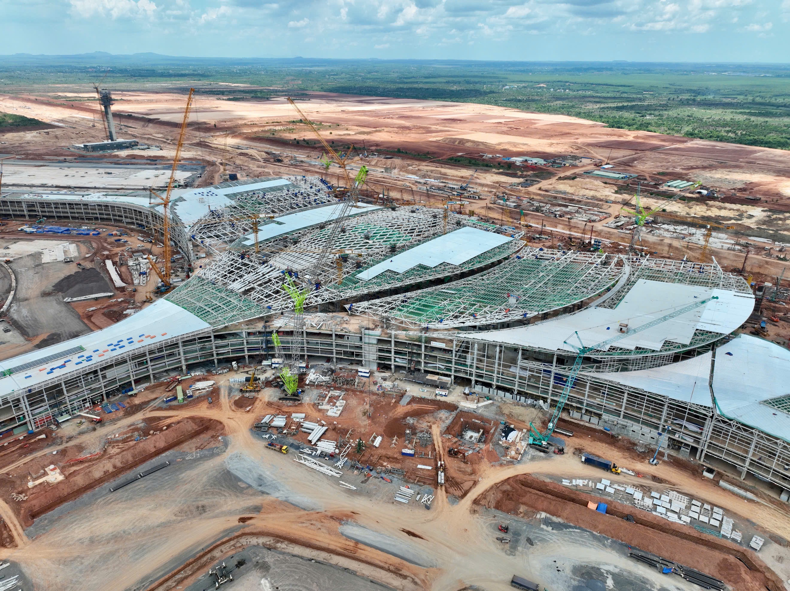 'Siêu' sân bay tăng tốc- Ảnh 2.