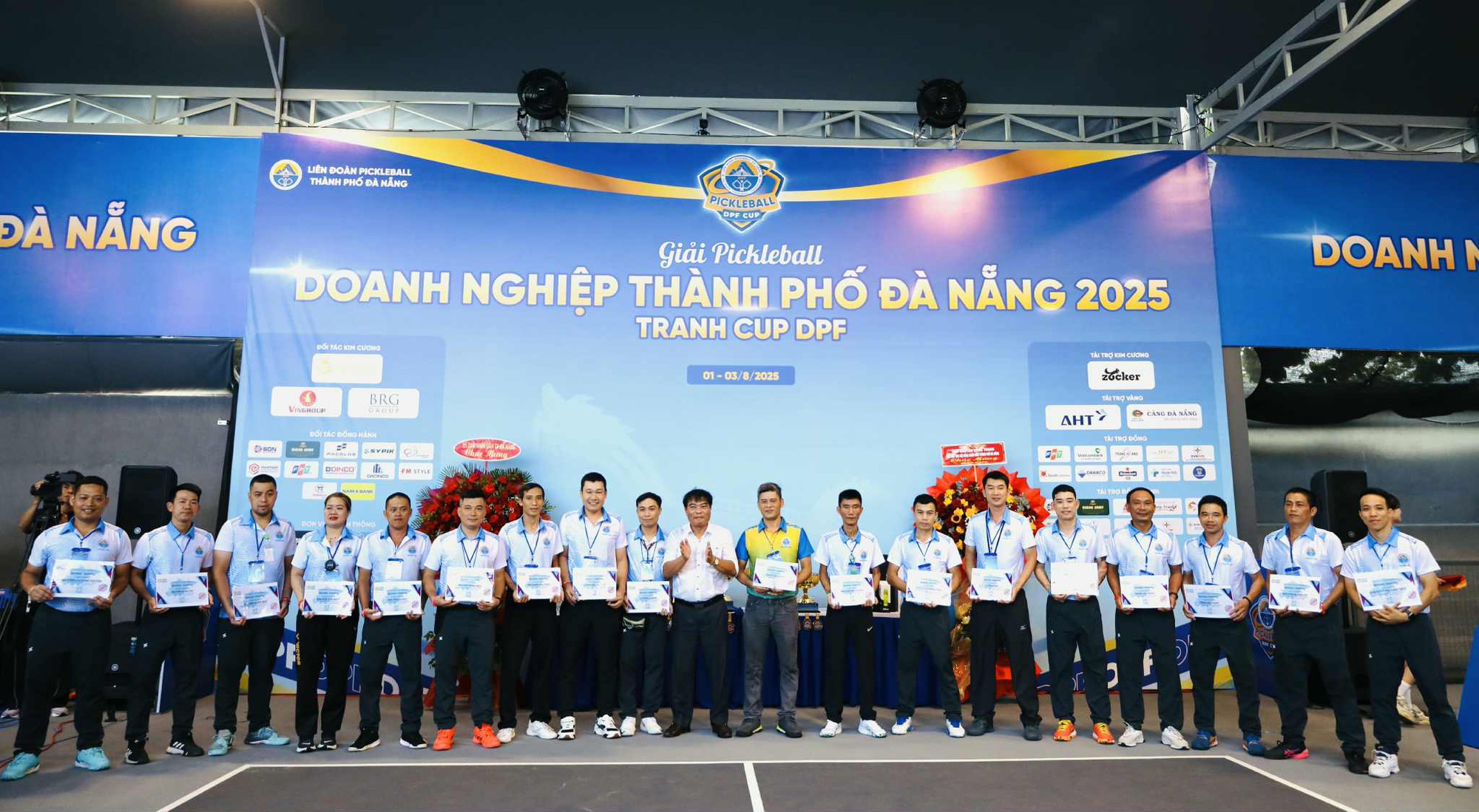 Ο διαιτητής του πίκλμπολ στο Ντα Νανγκ πληροί τα ασιατικά πρότυπα, έτοιμος να διαιτητεύσει διεθνώς - Φωτογραφία 1. Trọng tài pickleball Đà Nẵng đạt chuẩn châu Á, sẵn sàng cầm còi quốc tế - Ảnh 1.