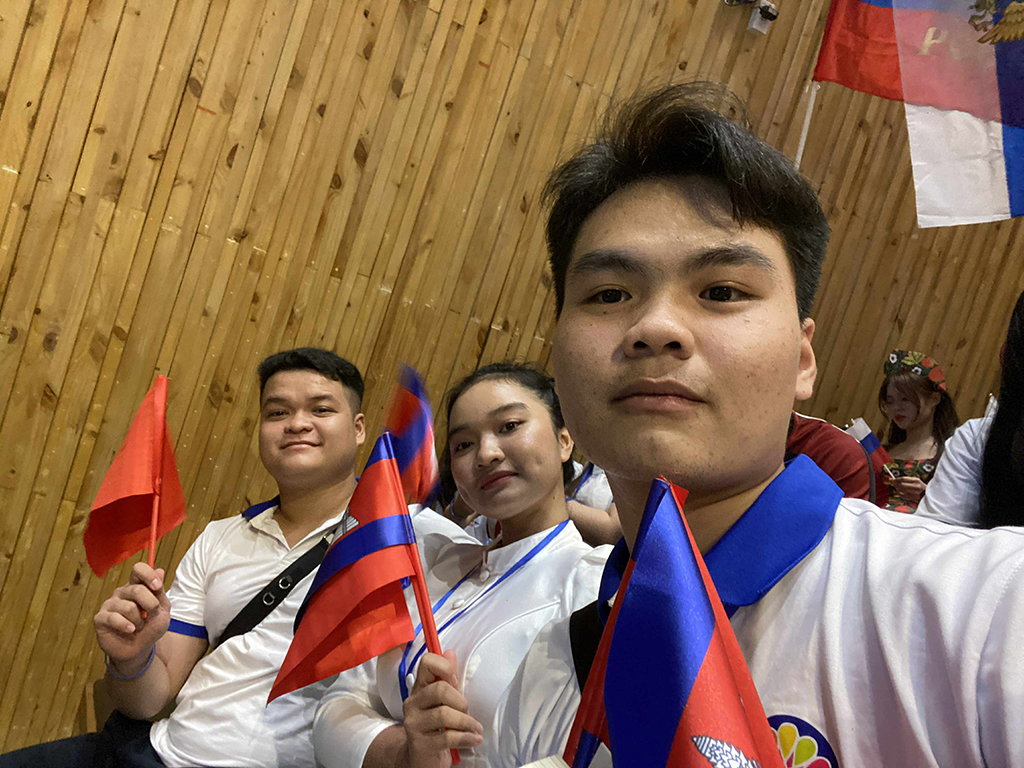 Kiều bào trẻ về quê hương học tập và khẳng định bản sắc văn hóa dân tộc - Ảnh 2. Kiều bào trẻ về quê hương học tập và khẳng định bản sắc văn hóa dân tộc - Ảnh 2.
