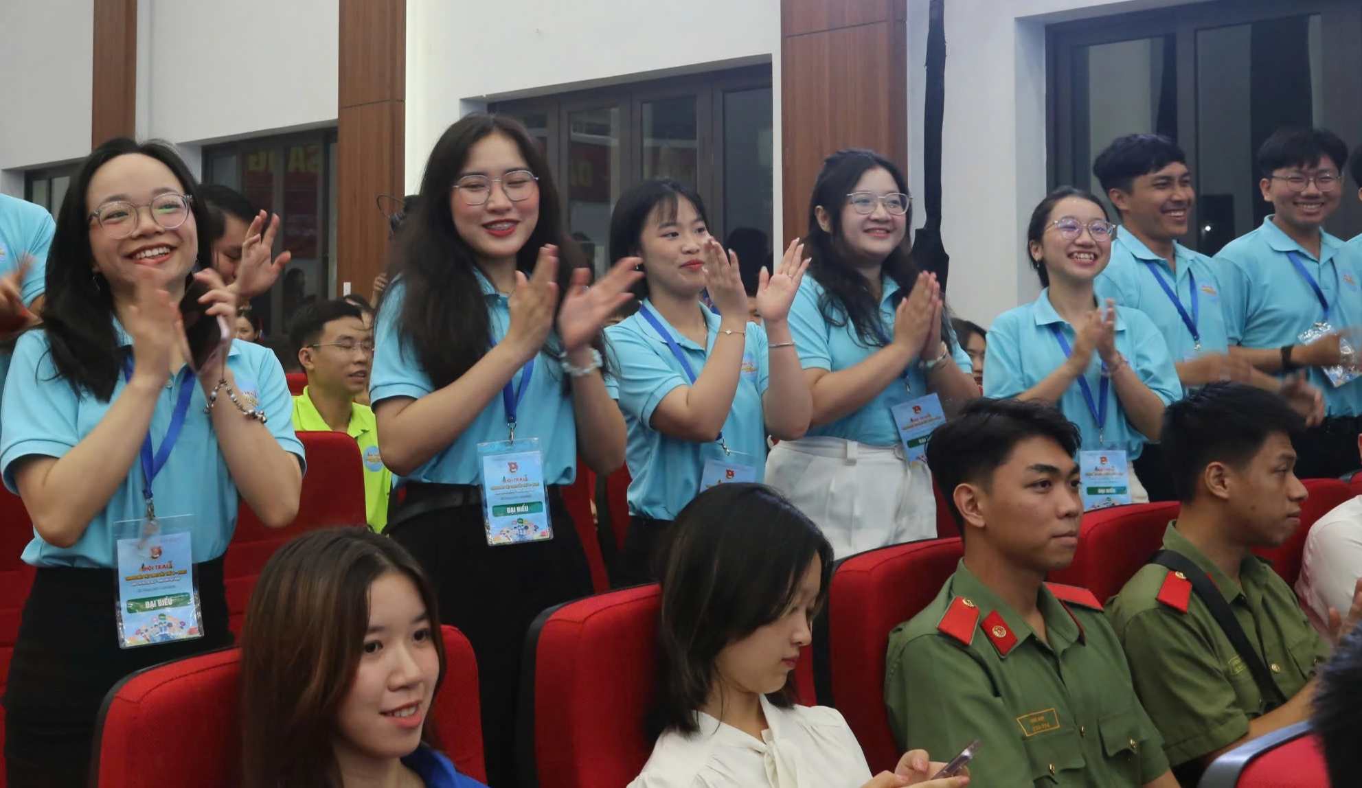 'Hãy cùng nhau hành động, để thế hệ trẻ Việt Nam làm chủ ngoại ngữ' - Ảnh 1.