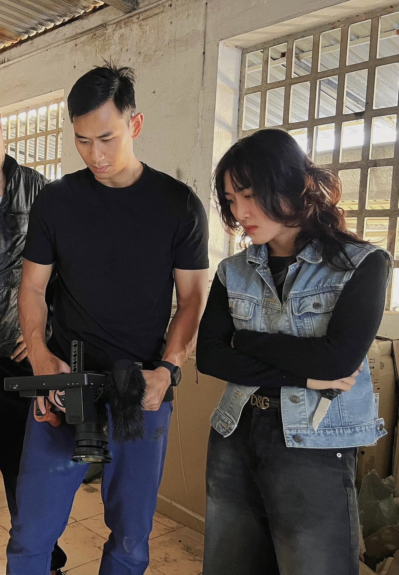 Krása z akčních filmů: Modřiny a vymknuté kotníky jsou… normální - Foto 2. Bóng hồng phim hành động: Bầm tím người, lật cổ chân cũng… bình thường- Ảnh 2.