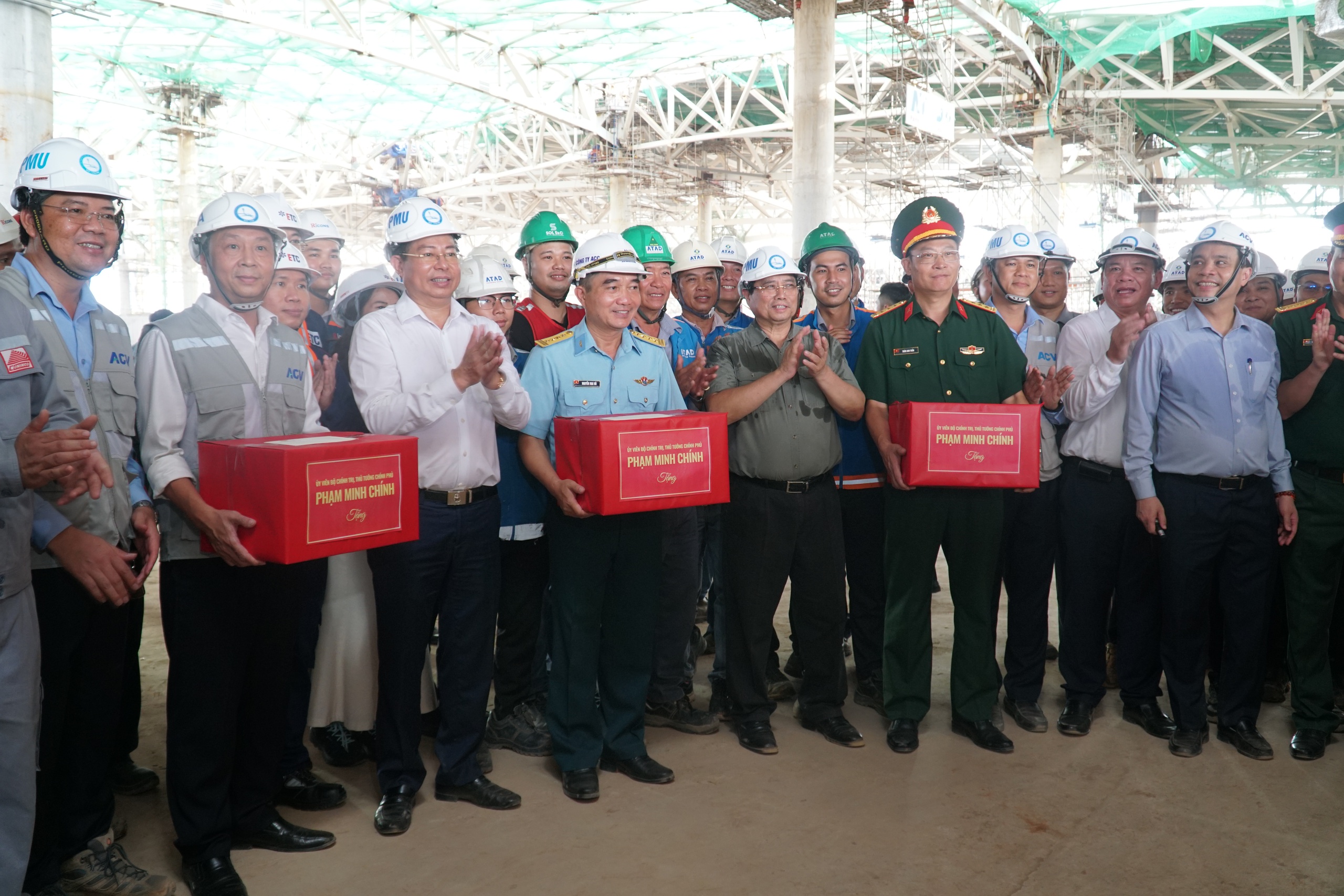 Thủ tướng kiểm tra tiến độ dự án sân bay Long Thành- Ảnh 4. Thủ tướng kiểm tra tiến độ dự án sân bay Long Thành- Ảnh 4.