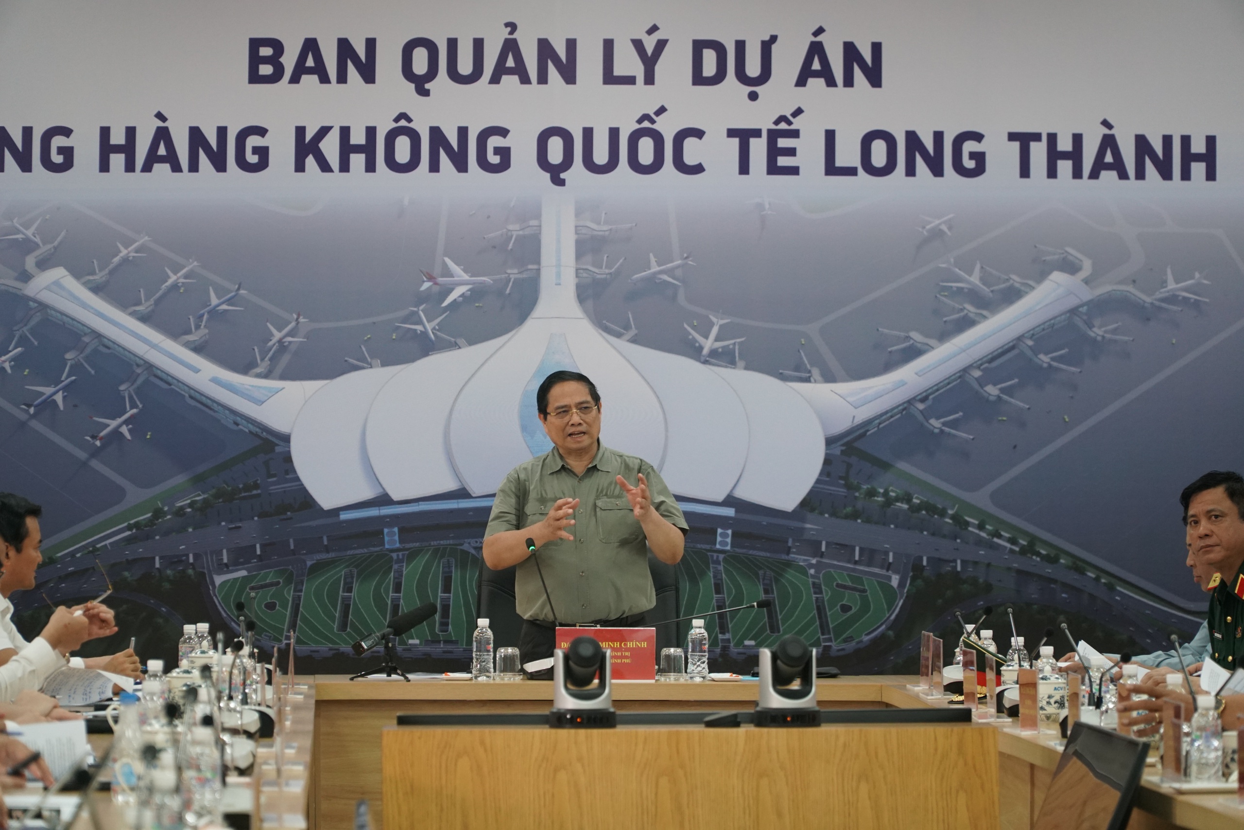 Thủ tướng kiểm tra tiến độ dự án sân bay Long Thành- Ảnh 8. Thủ tướng kiểm tra tiến độ dự án sân bay Long Thành- Ảnh 8.