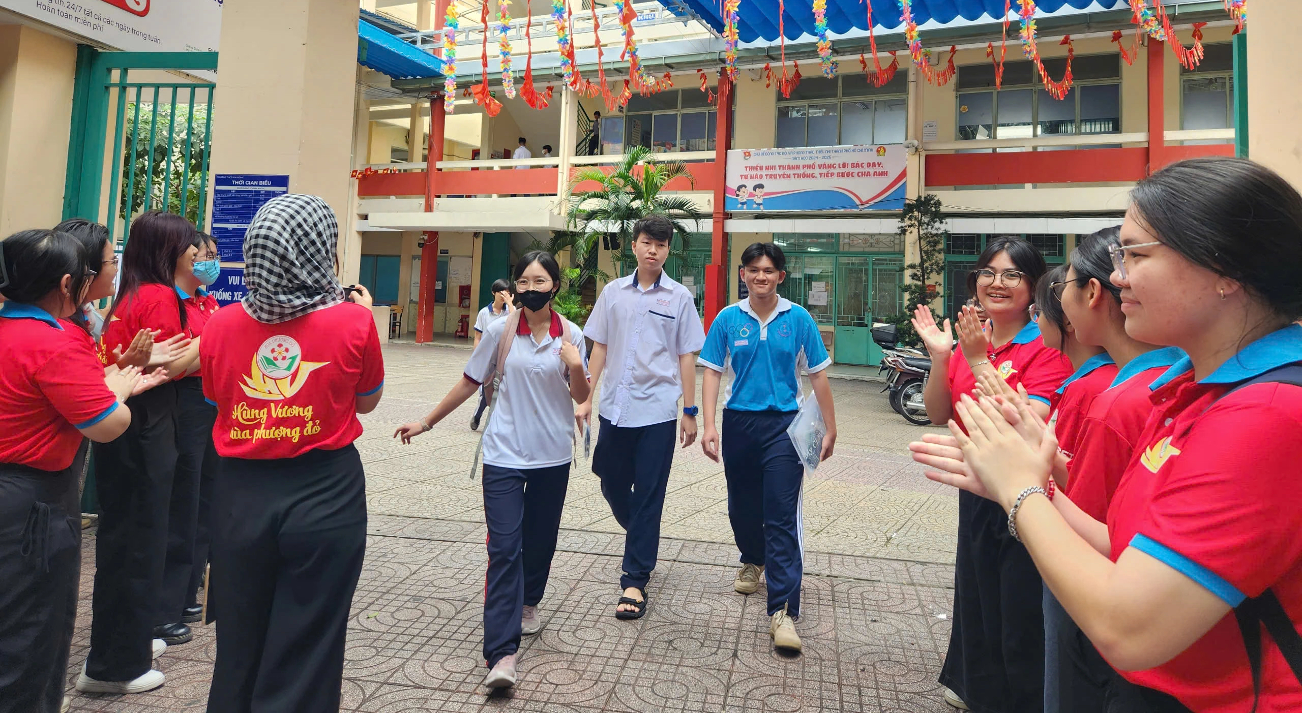 តើមានកាលវិភាគសាលាសម្រាប់សិស្សនៅទីក្រុងហូជីមិញហើយឬនៅ? - រូបថត ២. Đã có lịch tựu trường của học sinh TP.HCM chưa?- Ảnh 2.