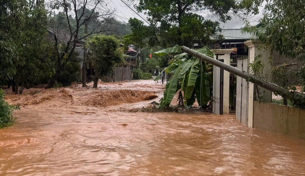 Sau mưa lớn, 15 xã ở Điện Biên, Sơn La nguy cơ lũ quét, sạt lở đất - Ảnh 1.