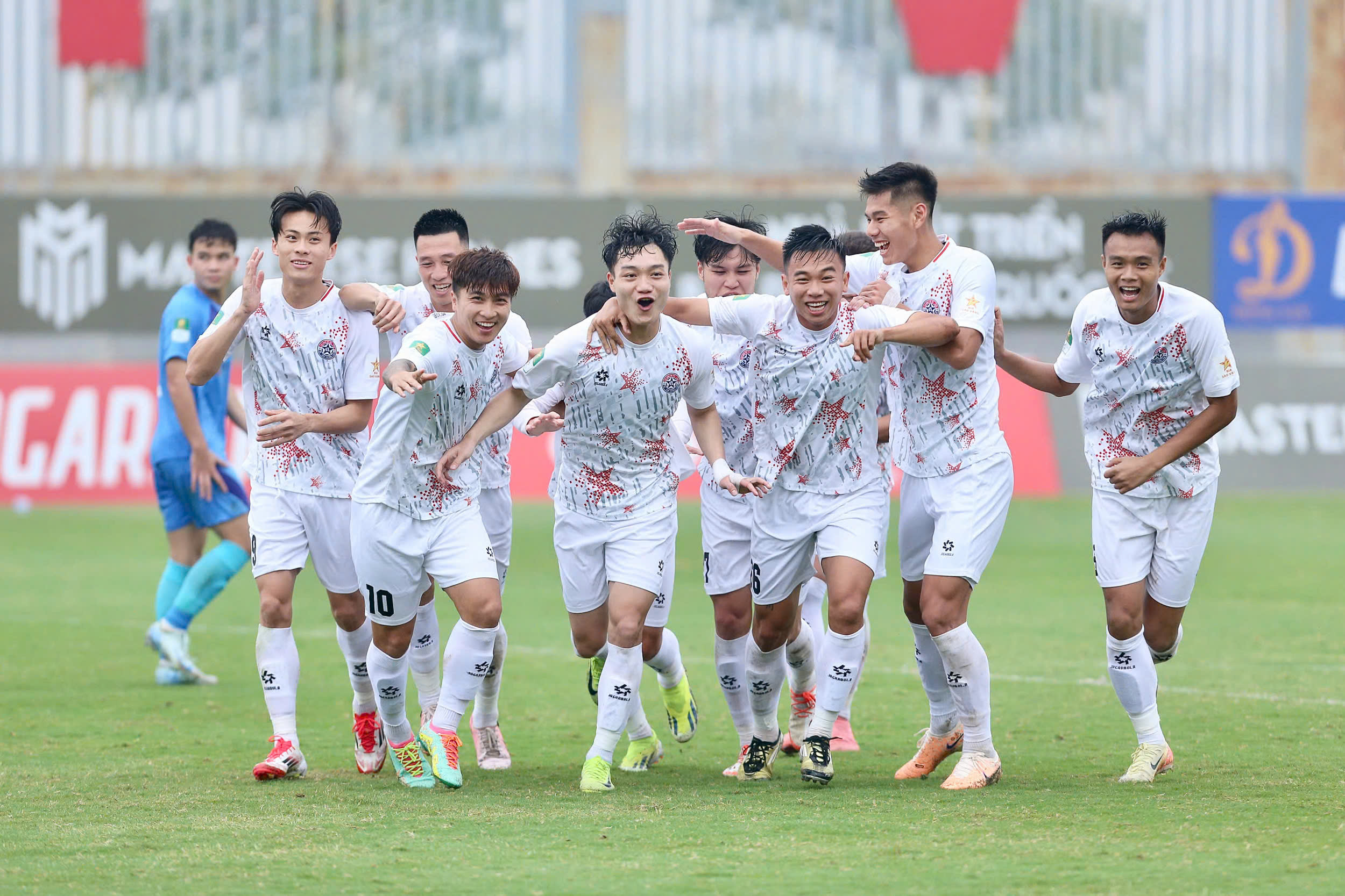 PVF-CAND Club helpt U.23 Vietnam aan ongelooflijke statistieken: 100% spelen in de V-League! - Foto 1. CLB PVF-CAND giúp U.23 Việt Nam đạt thông số khó tin: 100% đá V-League!- Ảnh 1.