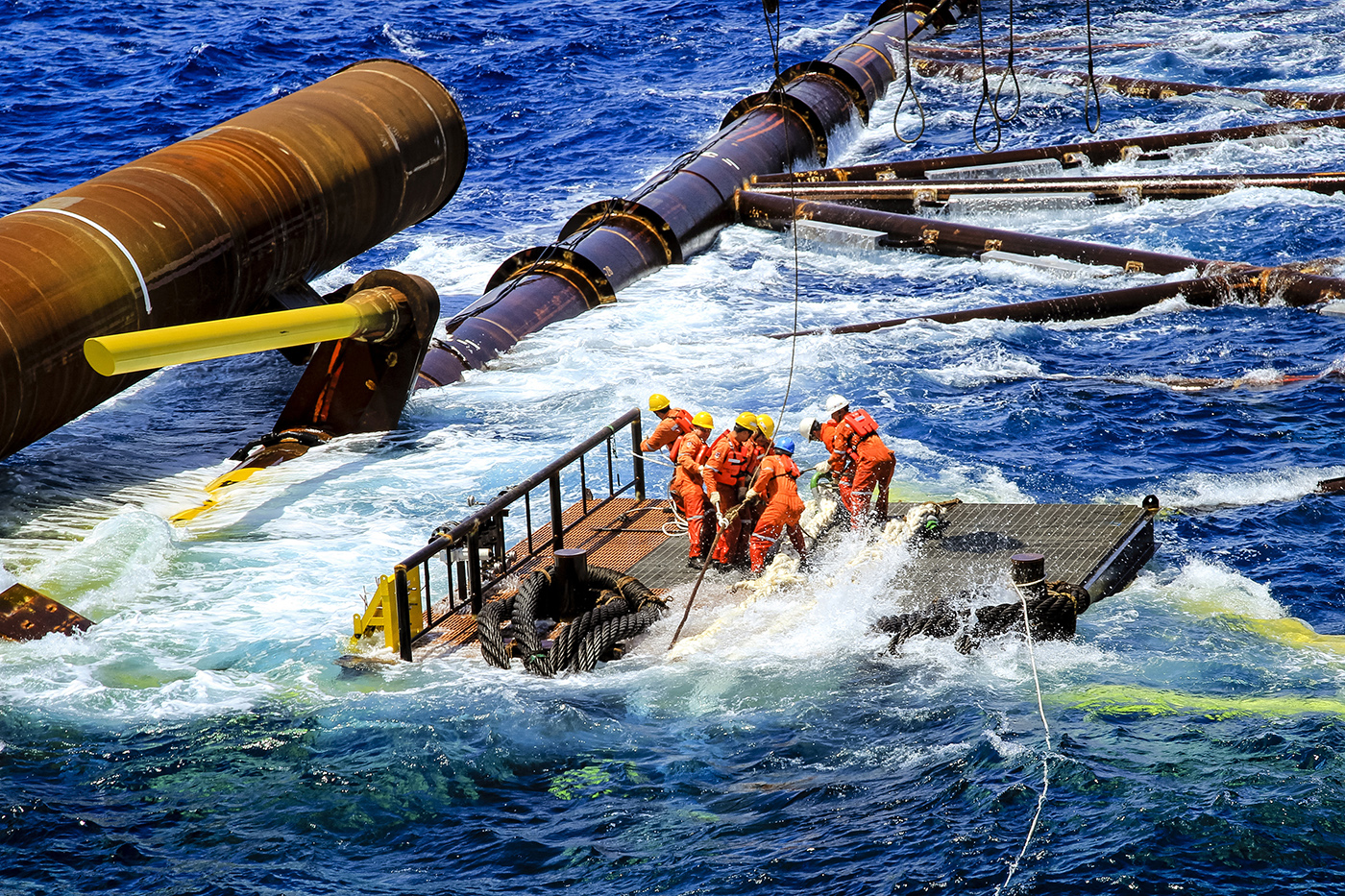 5 năm thi đua, Petrovietnam có hơn 7.082 sáng kiến, làm lợi 11.418 tỉ đồng - Ảnh 1. 5 năm thi đua, Petrovietnam có hơn 7.082 sáng kiến, làm lợi 11.418 tỉ đồng - Ảnh 1.