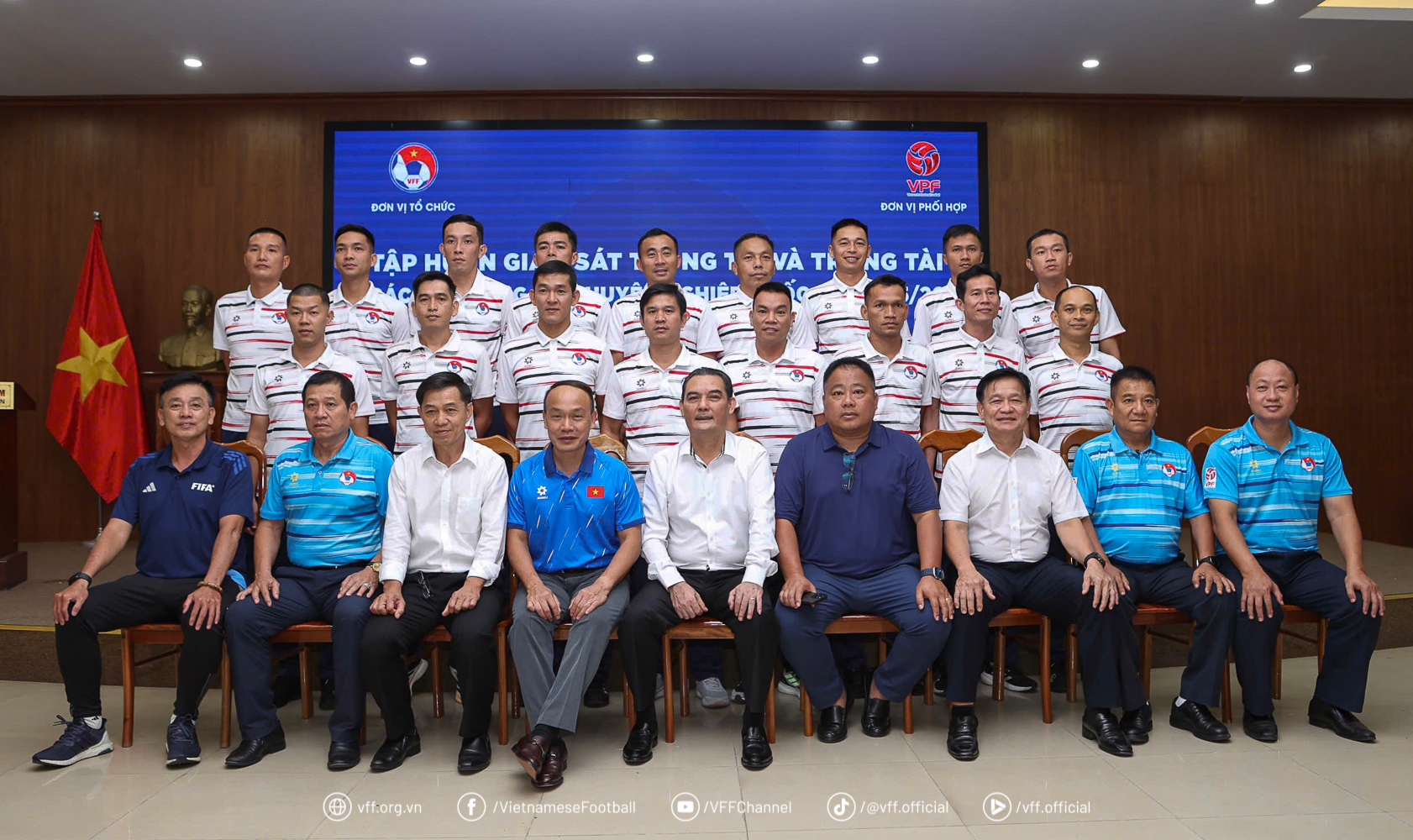 V-League má stále 14 týmů, rozhodčí nemusí pracovat méně zápasů: VPF je nejspokojenější! - Foto 2. V-League vẫn đủ 14 đội, trọng tài không bị giảm trận tác nghiệp: VPF mừng nhất! 
- Ảnh 2.