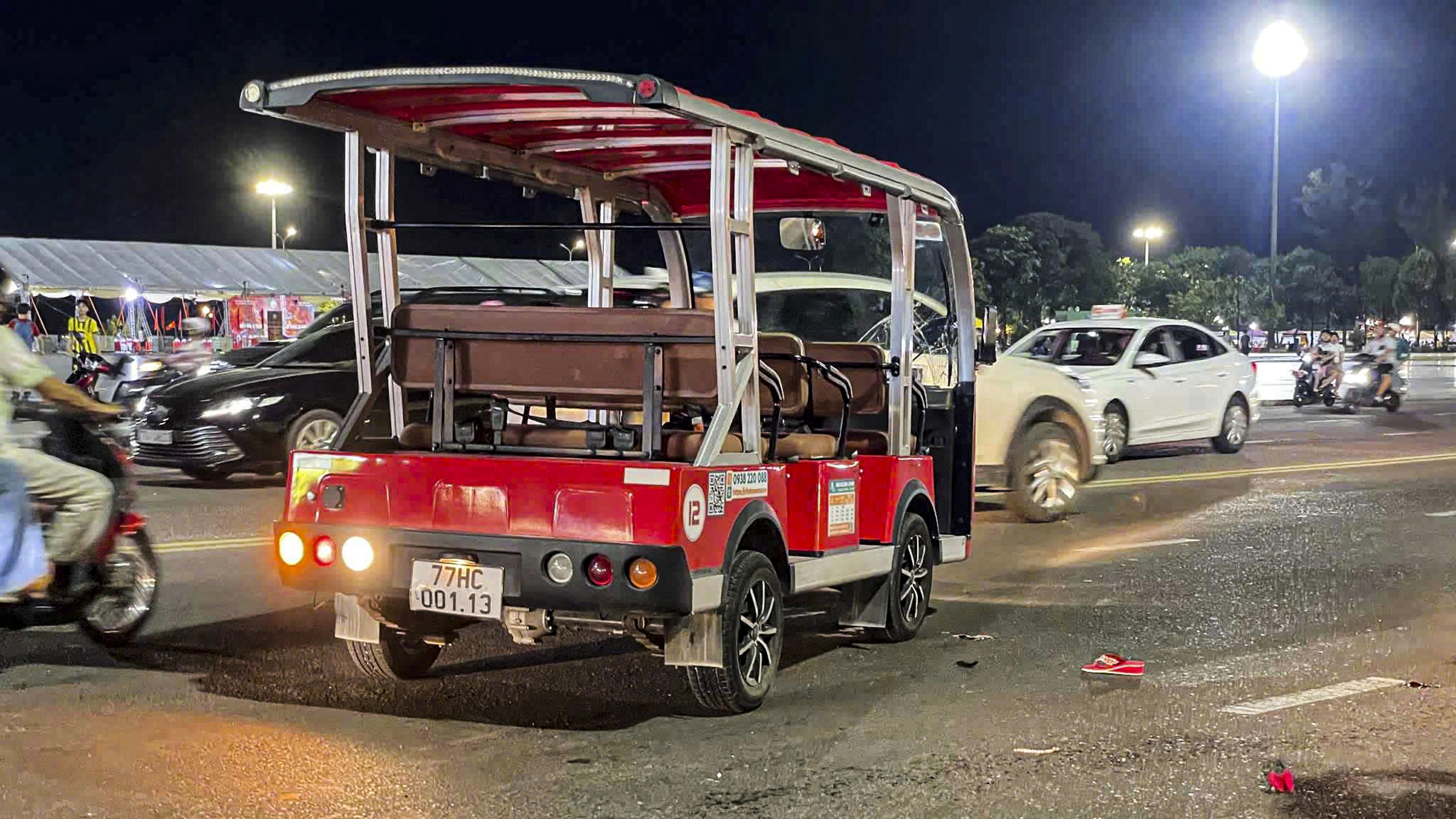Gia Lai tạm dừng hoạt động xe điện du lịch Sau tai nạn thương tâm - Ảnh 1. Gia Lai tạm dừng hoạt động xe điện du lịch Sau tai nạn thương tâm - Ảnh 1.