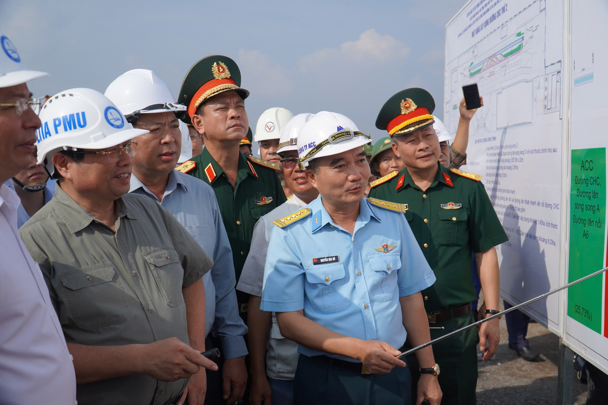 Thủ tướng kiểm tra tiến độ dự án sân bay Long Thành- Ảnh 5. Thủ tướng kiểm tra tiến độ dự án sân bay Long Thành- Ảnh 5.