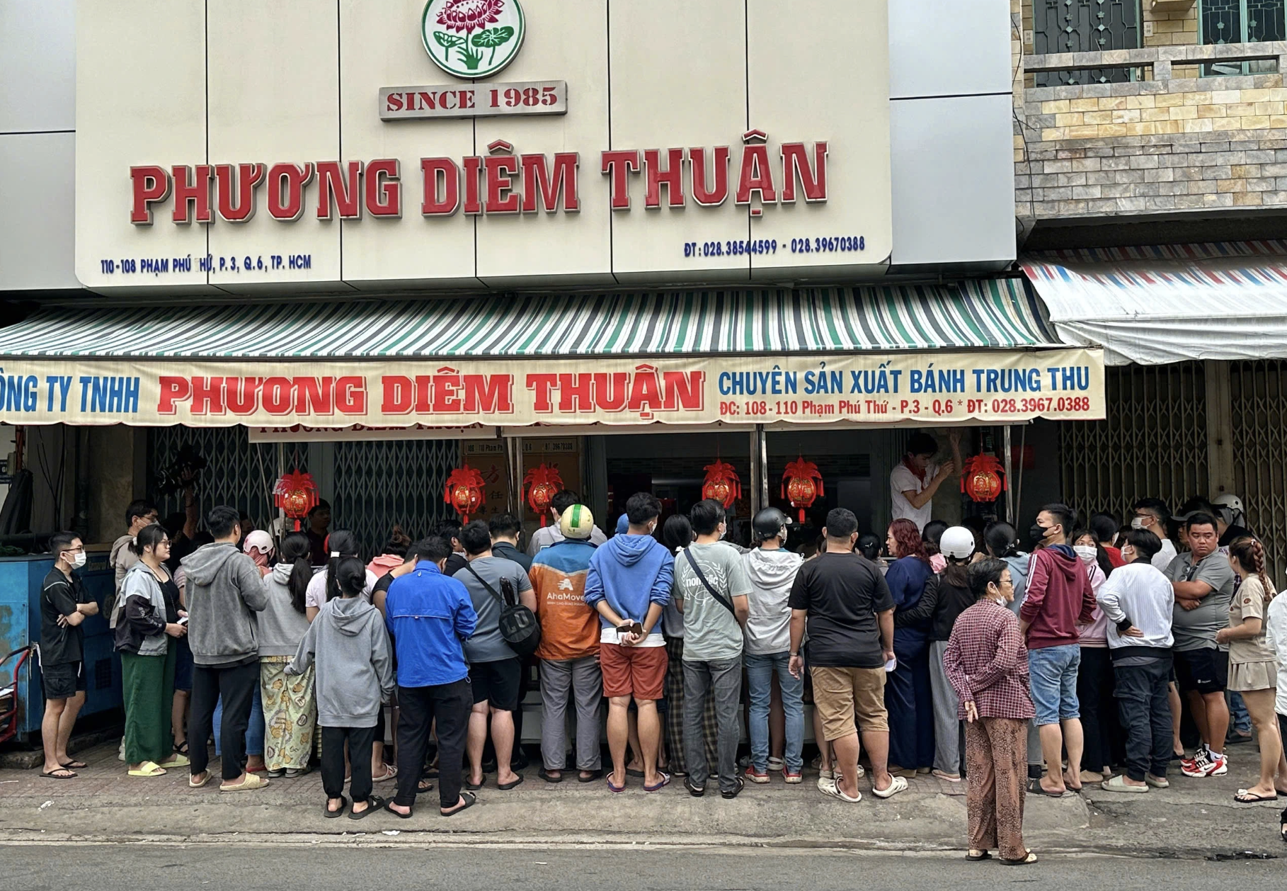 Tiệm bánh trung thu gây sốt ở TP.HCM quay trở lại, năm nay có gì mới? - Ảnh 2.