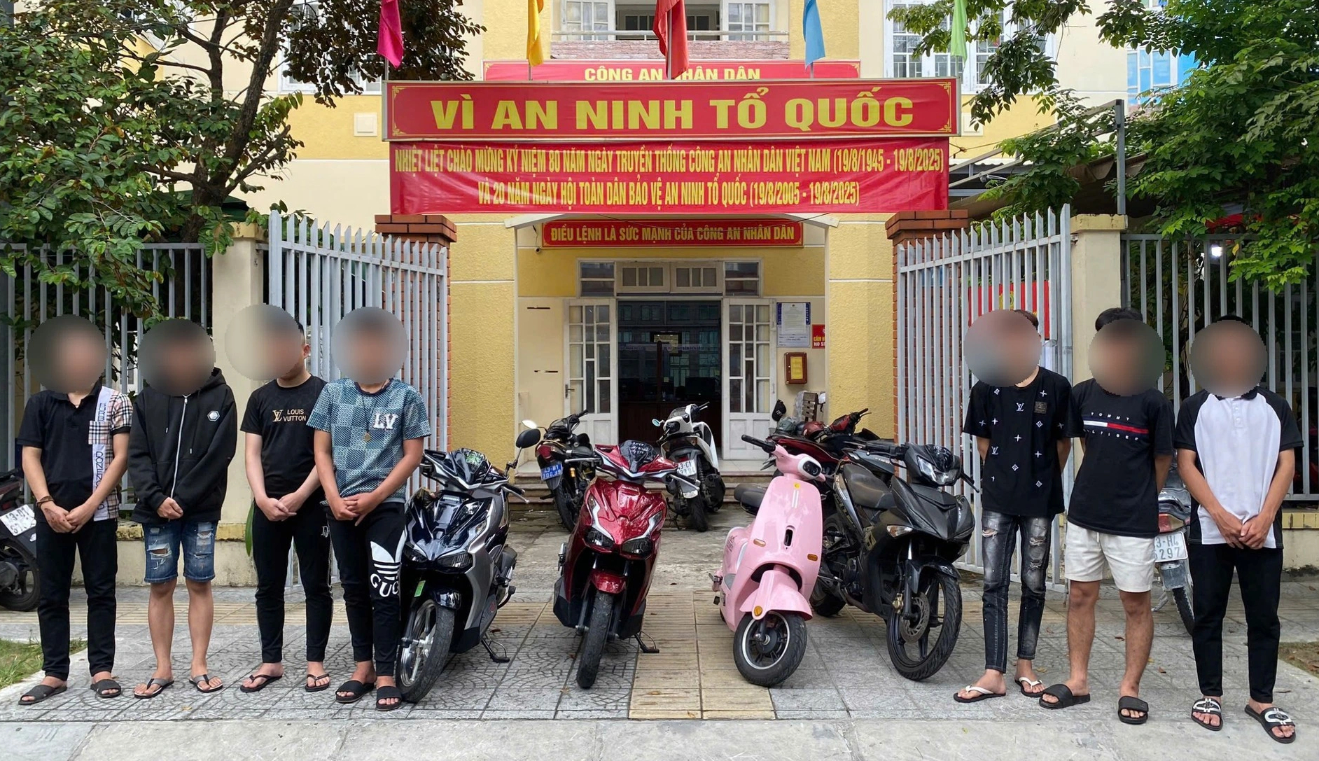 Đà Nẵng: Truy bắt nhóm côn đồ đánh mù mắt người đi đường- Ảnh 1.