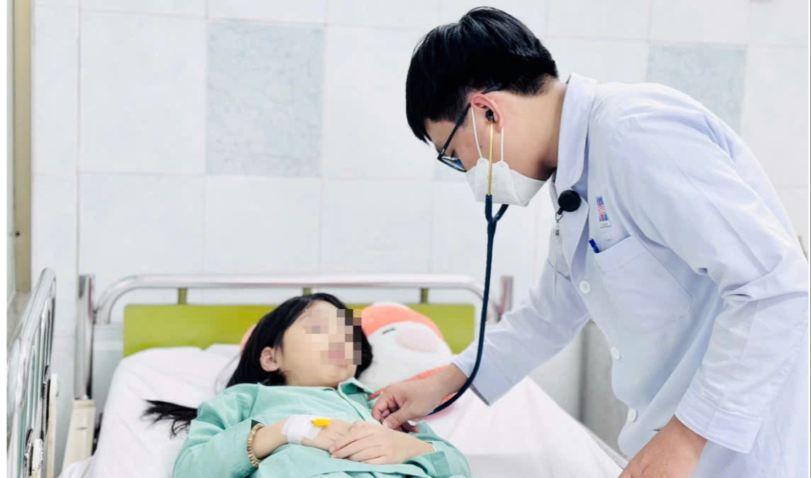 2 chị em ngộ độc cần sa sau khi ăn kẹo dẻo không nhãn mác - Ảnh 1.