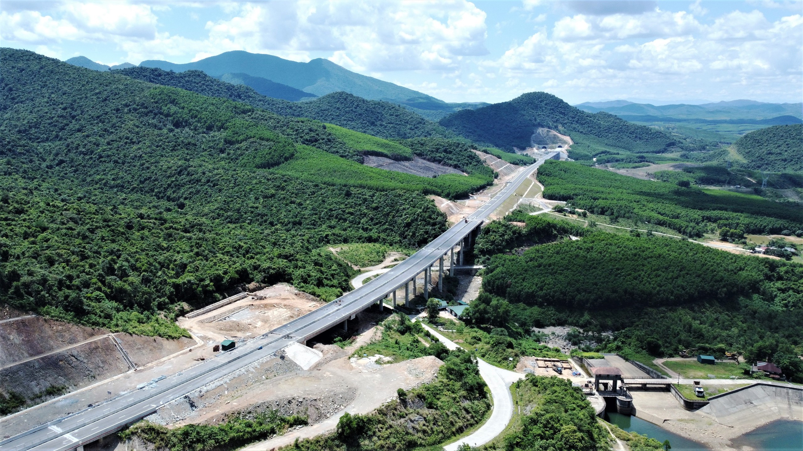 Hình hài tuyến cao tốc Vũng Áng - Bùng nối Hà Tĩnh với Quảng Trị- Ảnh 2.