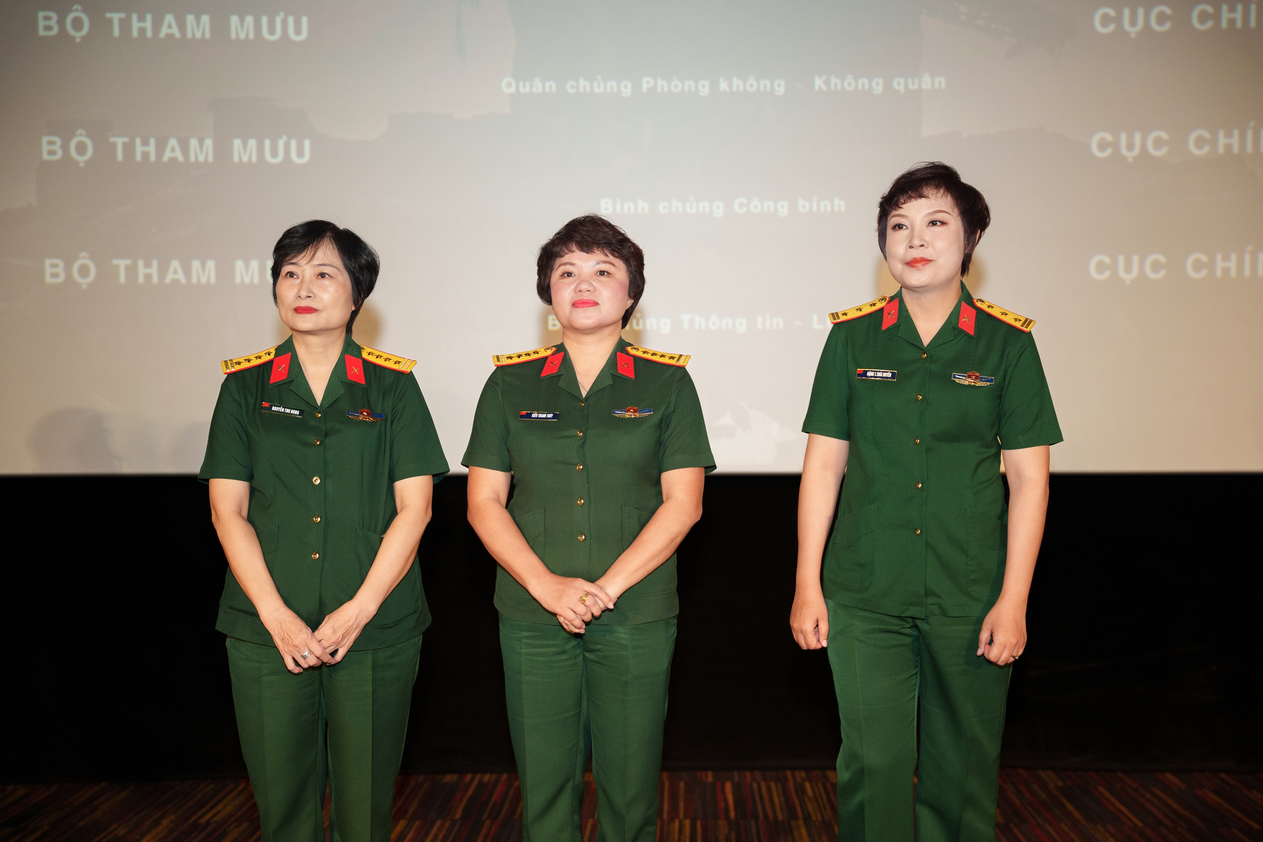 Đạo diễn Đặng Thái Huyền: Chúng tôi tận hiến 200% sức lực cho phim 'Mưa đỏ'- Ảnh 3.