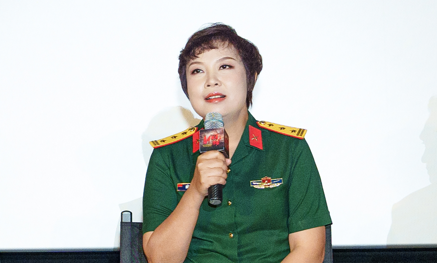 Đạo diễn Đặng Thái Huyền: Chúng tôi tận hiến 200% sức lực cho phim 'Mưa đỏ'- Ảnh 2.