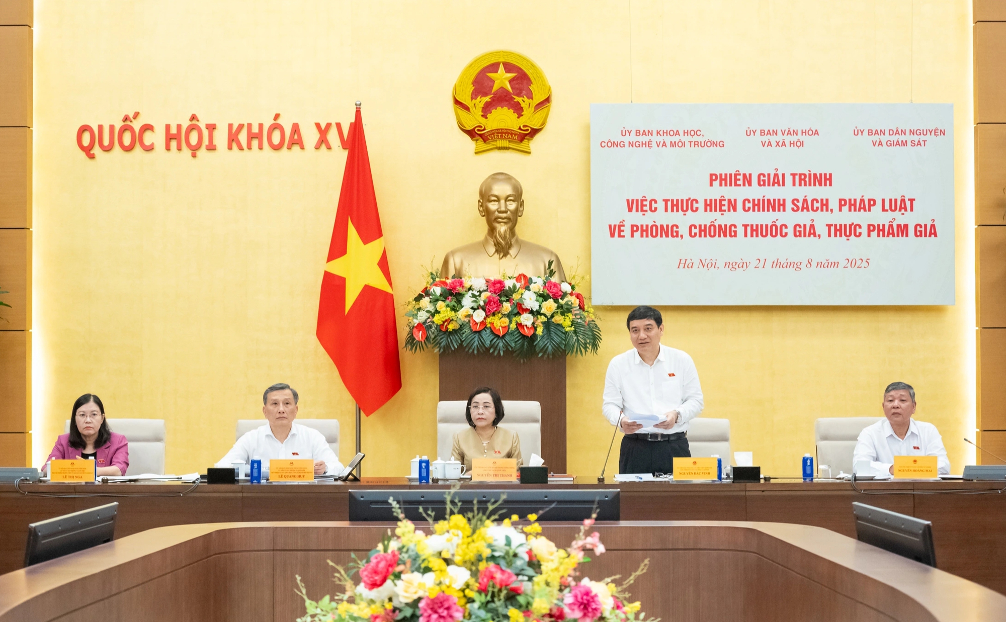 Đại biểu Quốc hội thắc mắc về trách nhiệm khi phát hiện sữa giả - Ảnh 3. Đại biểu Quốc hội thắc mắc về trách nhiệm khi phát hiện sữa giả - Ảnh 3.