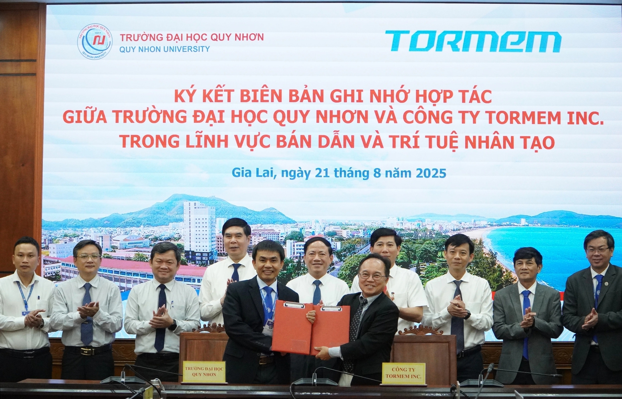 Gia Lai ký kết hợp tác phát triển bán dẫn và trí tuệ nhân tạo - Ảnh 2.