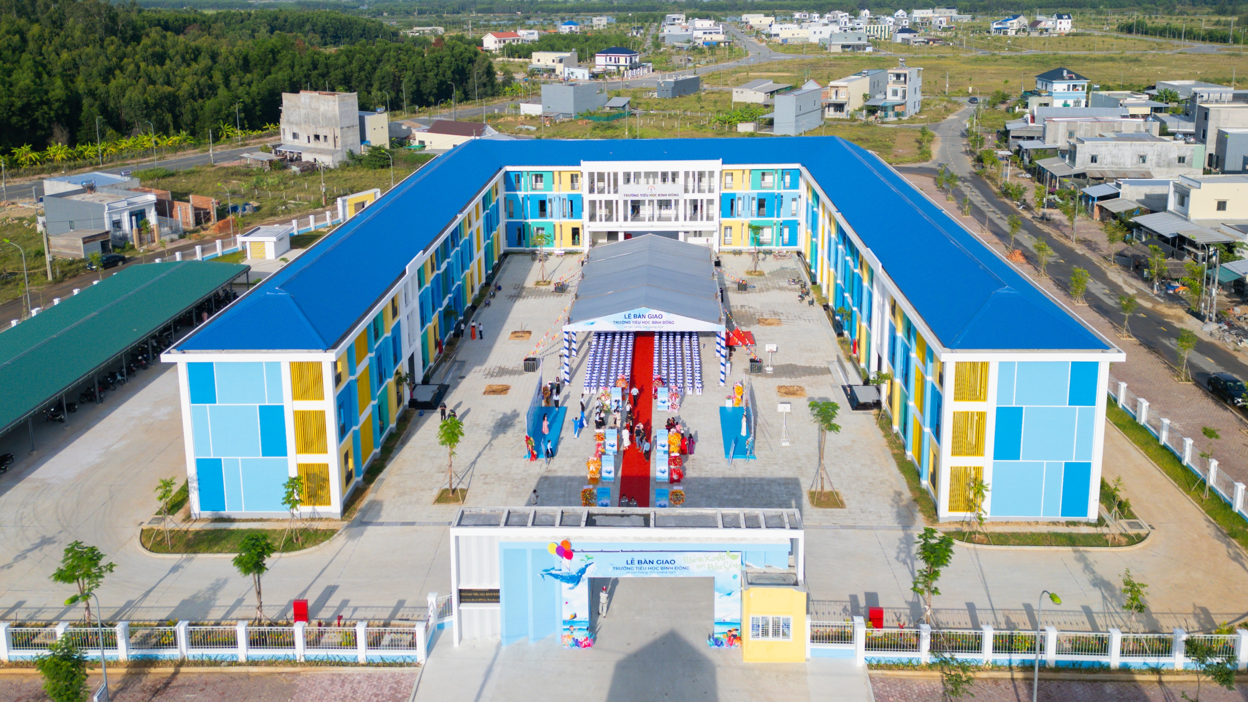 Khánh thành trường tiểu học hiện đại bậc nhất Quảng Ngãi - Ảnh 1.