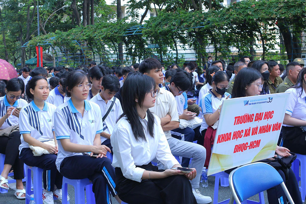 Bảo đảm an ninh cho sinh viên tại Khu đô thị ĐH Quốc gia TP . HCM - Ảnh 1.