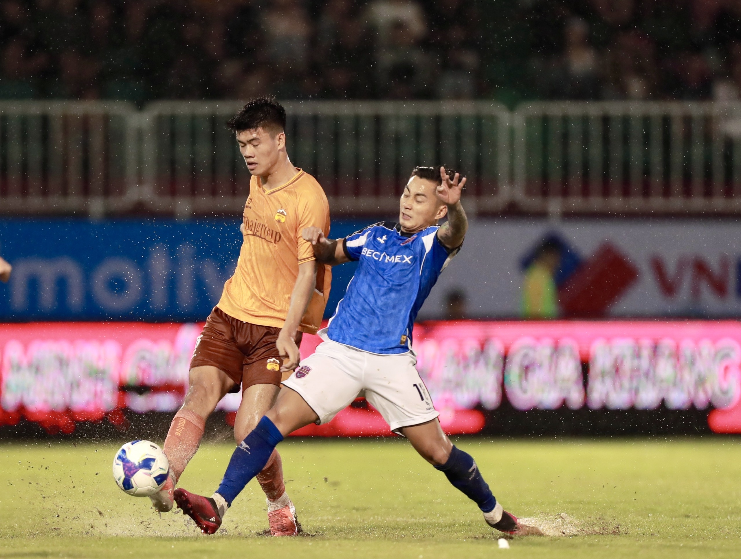 Lịch thi đấu V-League mới nhất: HAGL đại chiến đội H&agrave; Nội, CLB CA TP.HCM tiếp tục g&acirc;y sốc?- Ảnh 6.