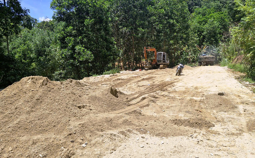 Sông Nước Xa bị 'xẻ thịt' công khai - Ảnh 4. Sông Nước Xa bị 'xẻ thịt' công khai - Ảnh 4.