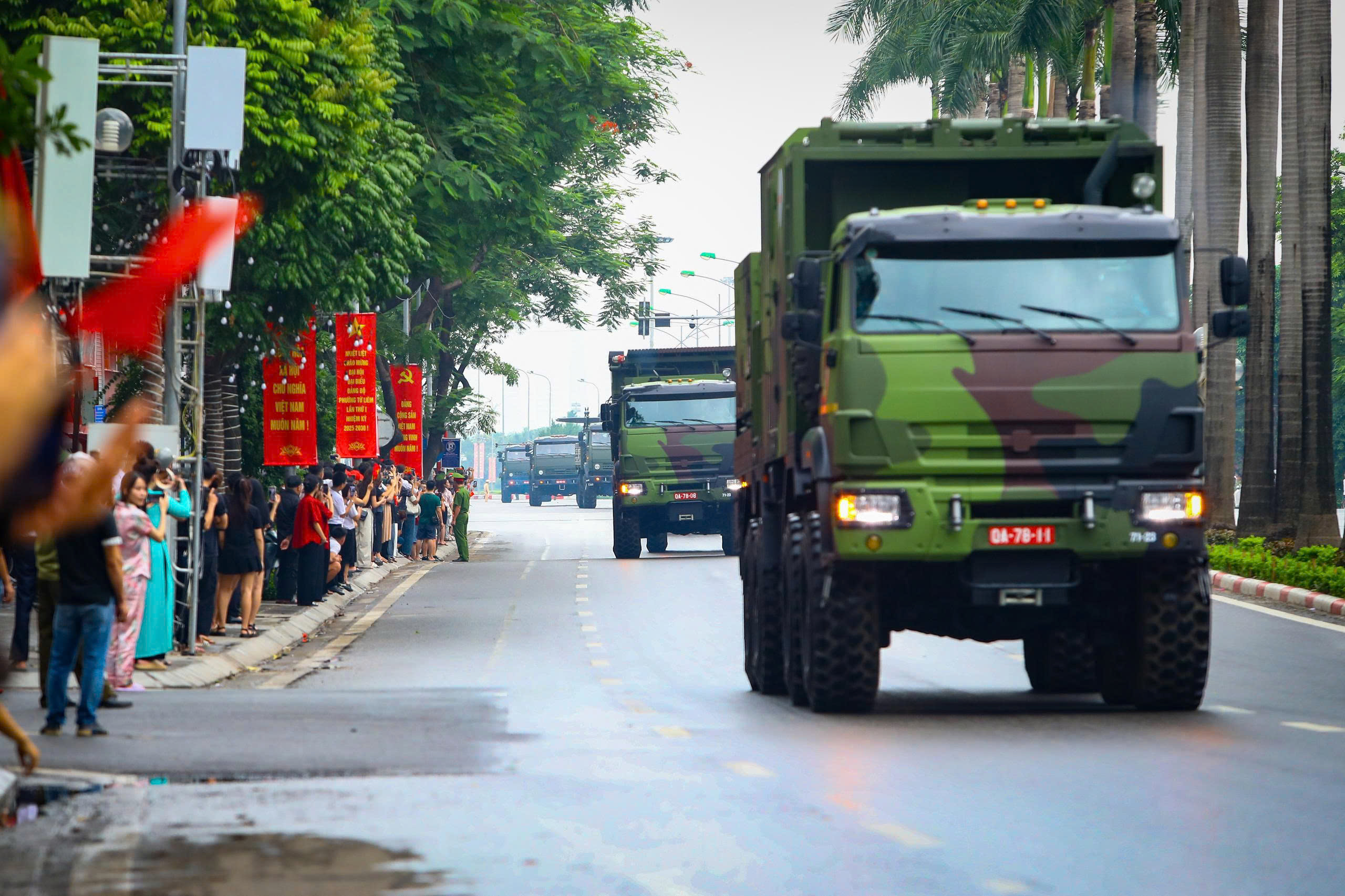 Các khối diễu binh, diễu hành tiến về quảng trường Ba Đình, sẵn sàng trước giờ hợp luyện - Ảnh 13.