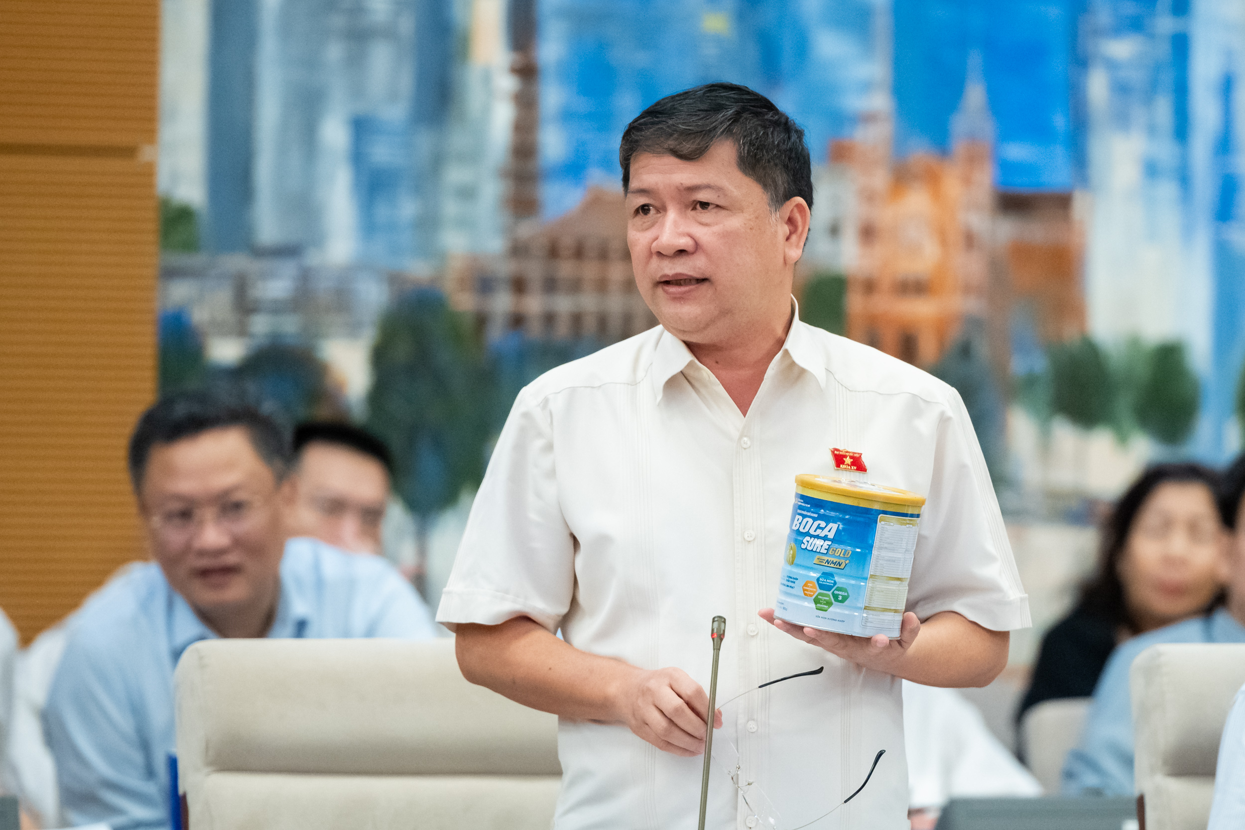 Đại biểu Quốc hội thắc mắc về trách nhiệm khi phát hiện sữa giả - Ảnh 1. Đại biểu Quốc hội thắc mắc về trách nhiệm khi phát hiện sữa giả - Ảnh 1.