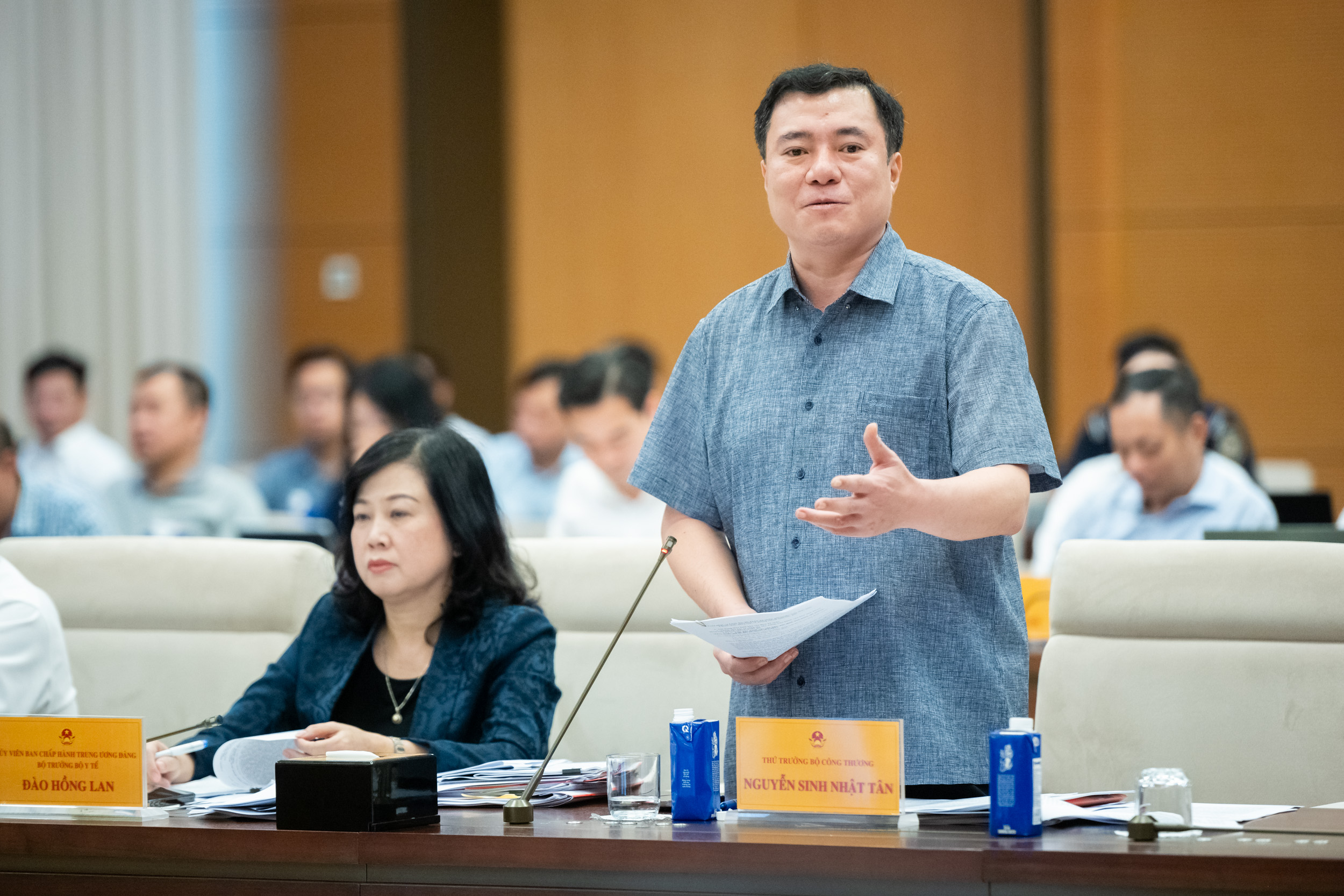 Đại biểu Quốc hội thắc mắc về trách nhiệm khi phát hiện sữa giả - Ảnh 2. Đại biểu Quốc hội thắc mắc về trách nhiệm khi phát hiện sữa giả - Ảnh 2.
