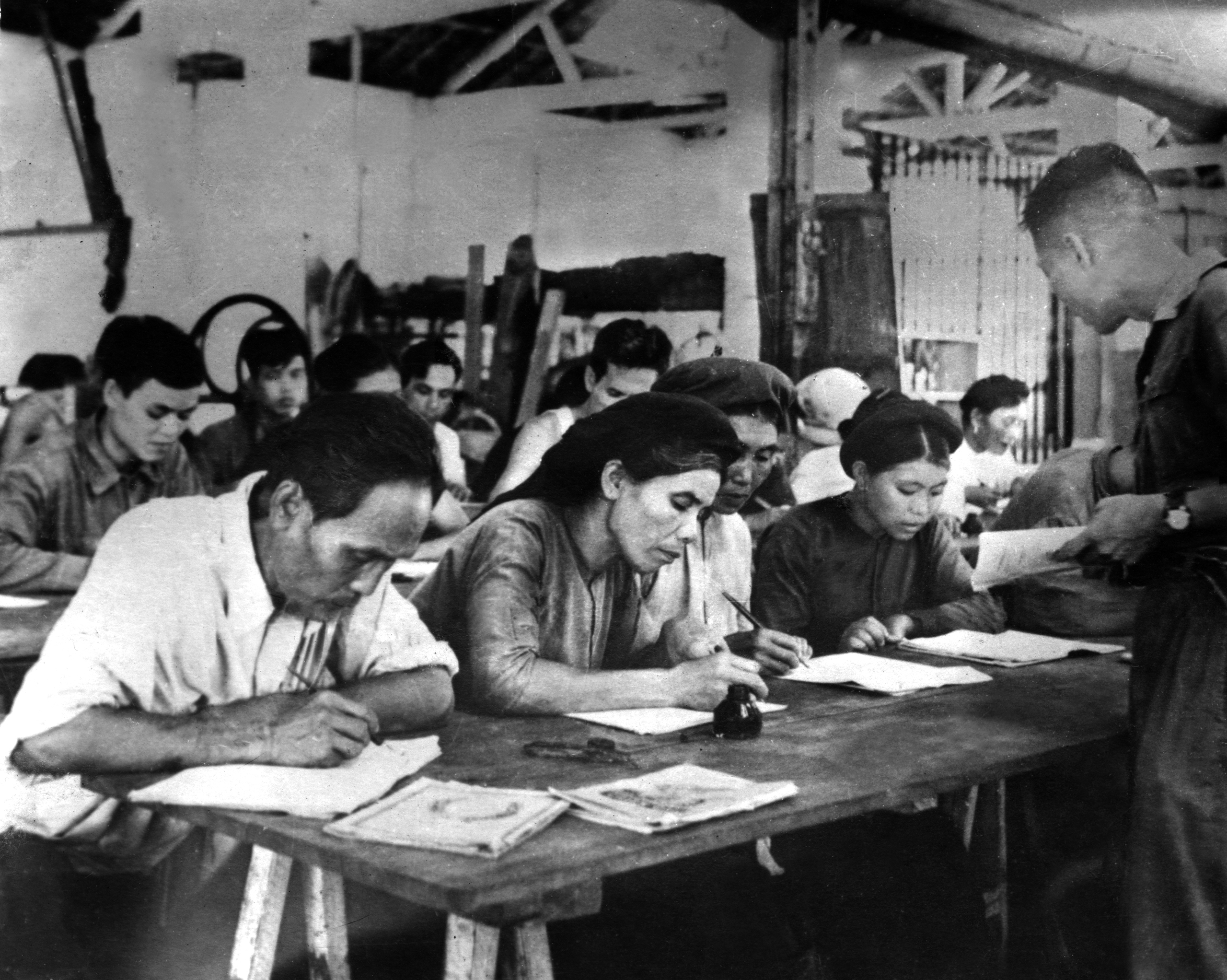 À quoi ressemblait le mouvement d’éducation populaire il y a 80 ans ? - Photo 6. 80 năm trước phong trào Bình dân học vụ thế nào?- Ảnh 6.