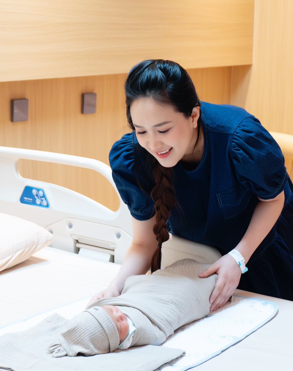 Diễn viên Phương Hằng đón con đầu lòng ở tuổi 36 - Ảnh 2.