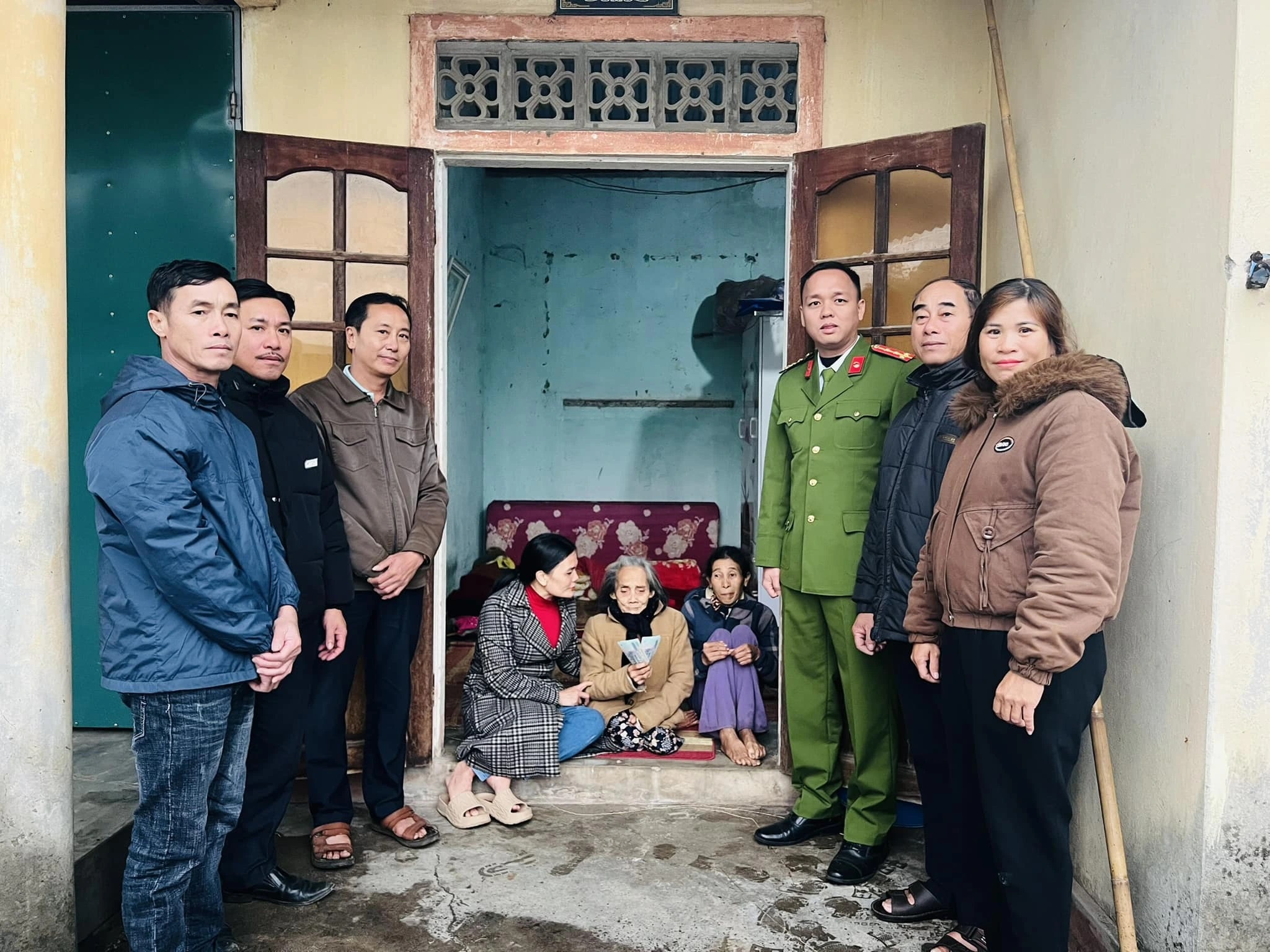 Công an xã Vĩnh Thái nỗ lực Giữ bình yên cho xã biển Vĩnh Hoàng - Ảnh 1. Công an xã Vĩnh Thái nỗ lực Giữ bình yên cho xã biển Vĩnh Hoàng - Ảnh 1.
