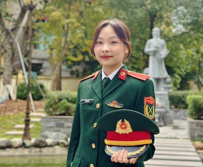 У деяких військових навчальних закладах кандидатки повинні набрати 30 балів, щоб скласти вступний іспит до університету – Фото 1. Với một số trường quân đội, thí sinh nữ đạt 30 điểm mới đỗ đại học- Ảnh 1.