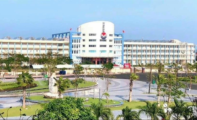 Výsledky přijímacího řízení na Univerzitu Phu Yen: Obor literární pedagogika má nejvyšší skóre - Foto 1. Điểm chuẩn trúng tuyển Trường ĐH Phú Yên: Ngành sư phạm ngữ văn có điểm cao nhất - Ảnh 1.