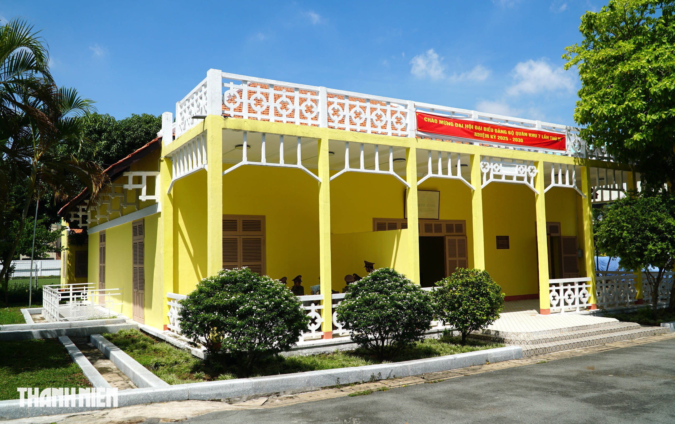 Biệt thự cổ ở phường Cầu Kiệu có hầm bí mật, thang dây leo trần nhà - Ảnh 2.