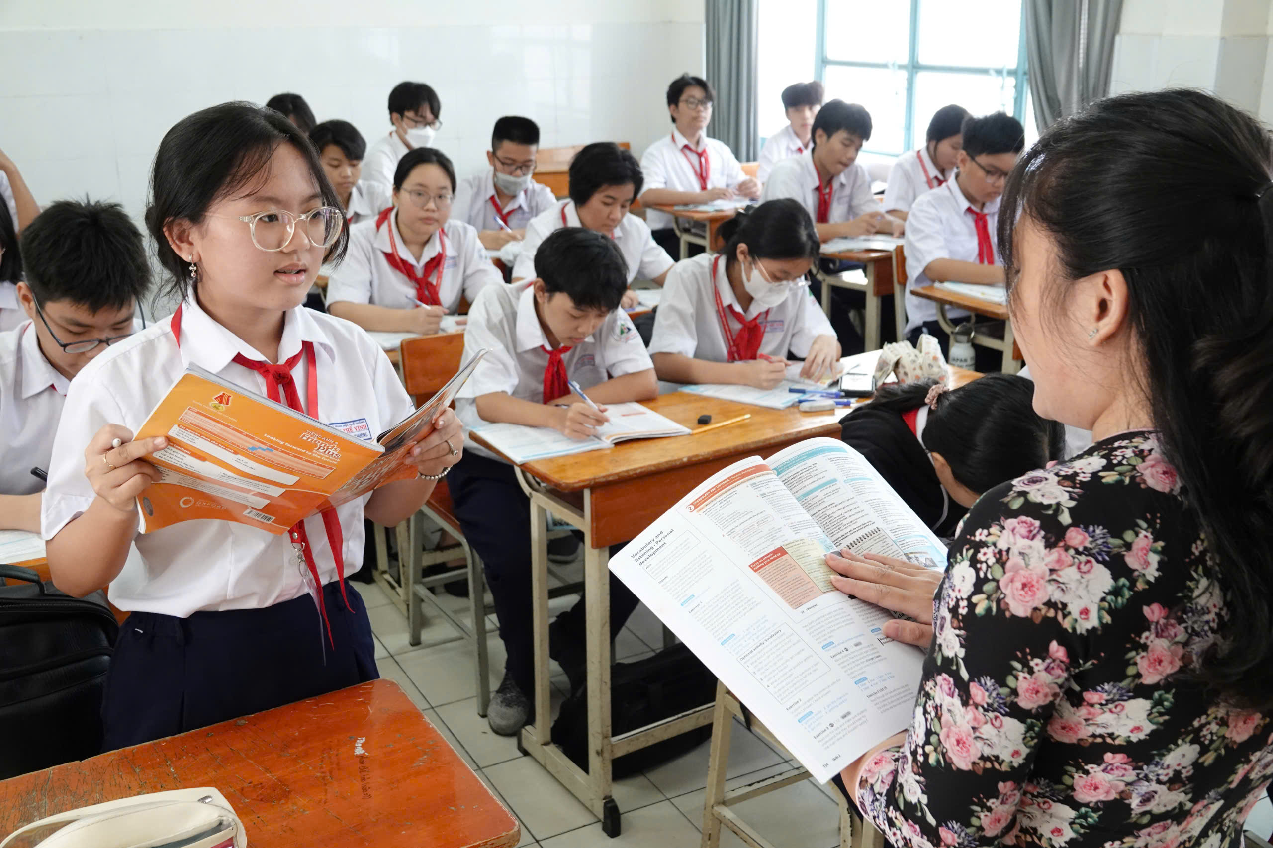 Το Υπουργείο Εσωτερικών πρότεινε να μην προβλεφθεί ειδικός συντελεστής μισθού για τους μισθούς των εκπαιδευτικών - Φωτογραφία 1. Bộ Nội vụ đề nghị không quy định hệ số lương đặc thù đối với lương giáo viên - Ảnh 1.