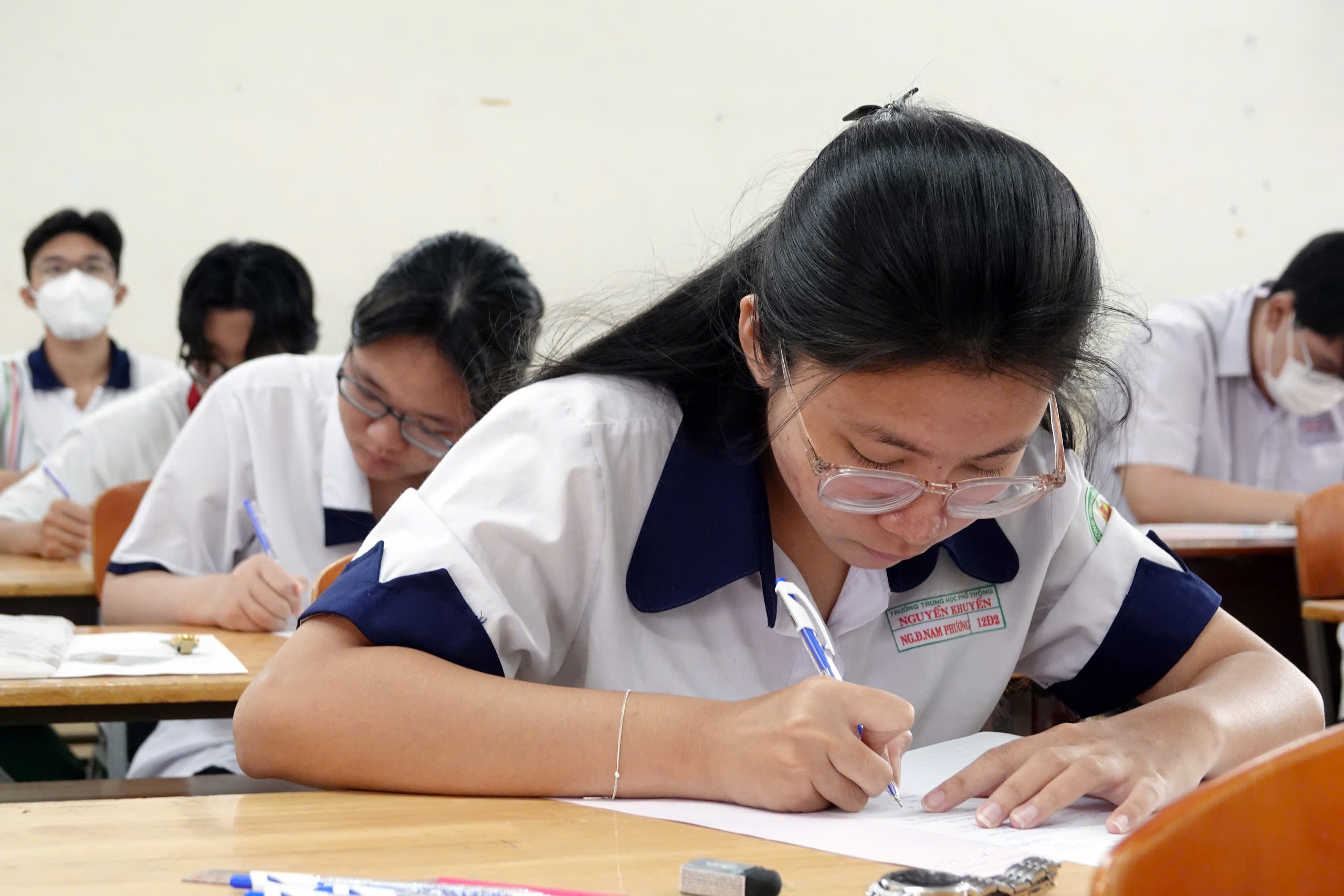 Điểm chuẩn Trường ĐH Công thương TP.HCM: 15 ngành trên 23 điểm - Ảnh 1.