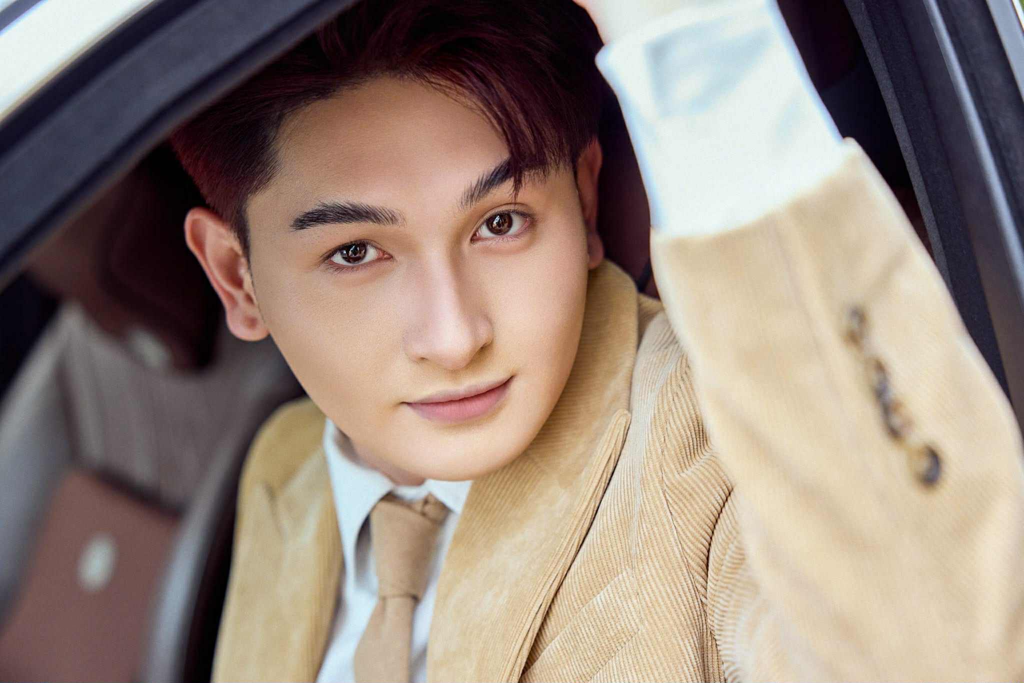 - Ảnh 1. Con trai nuôi Minh Nhí trở thành 'tổng tài' - Ảnh 1.