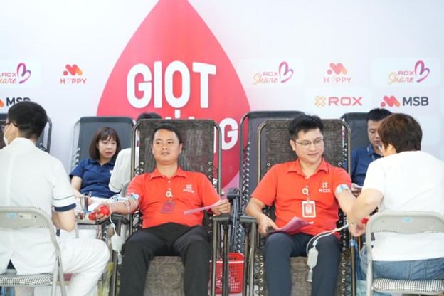 Giọt thương 2025: CBNV ROX Group chung tay hiến máu, lan tỏa giá trị sống đẹp - Ảnh 3.