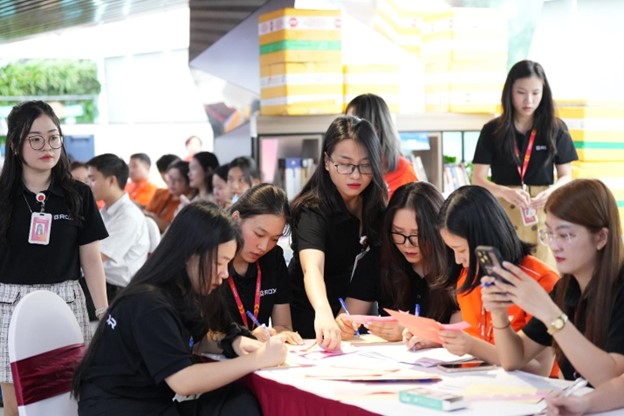 Giọt thương 2025: CBNV ROX Group chung tay hiến máu, lan tỏa giá trị sống đẹp - Ảnh 9.