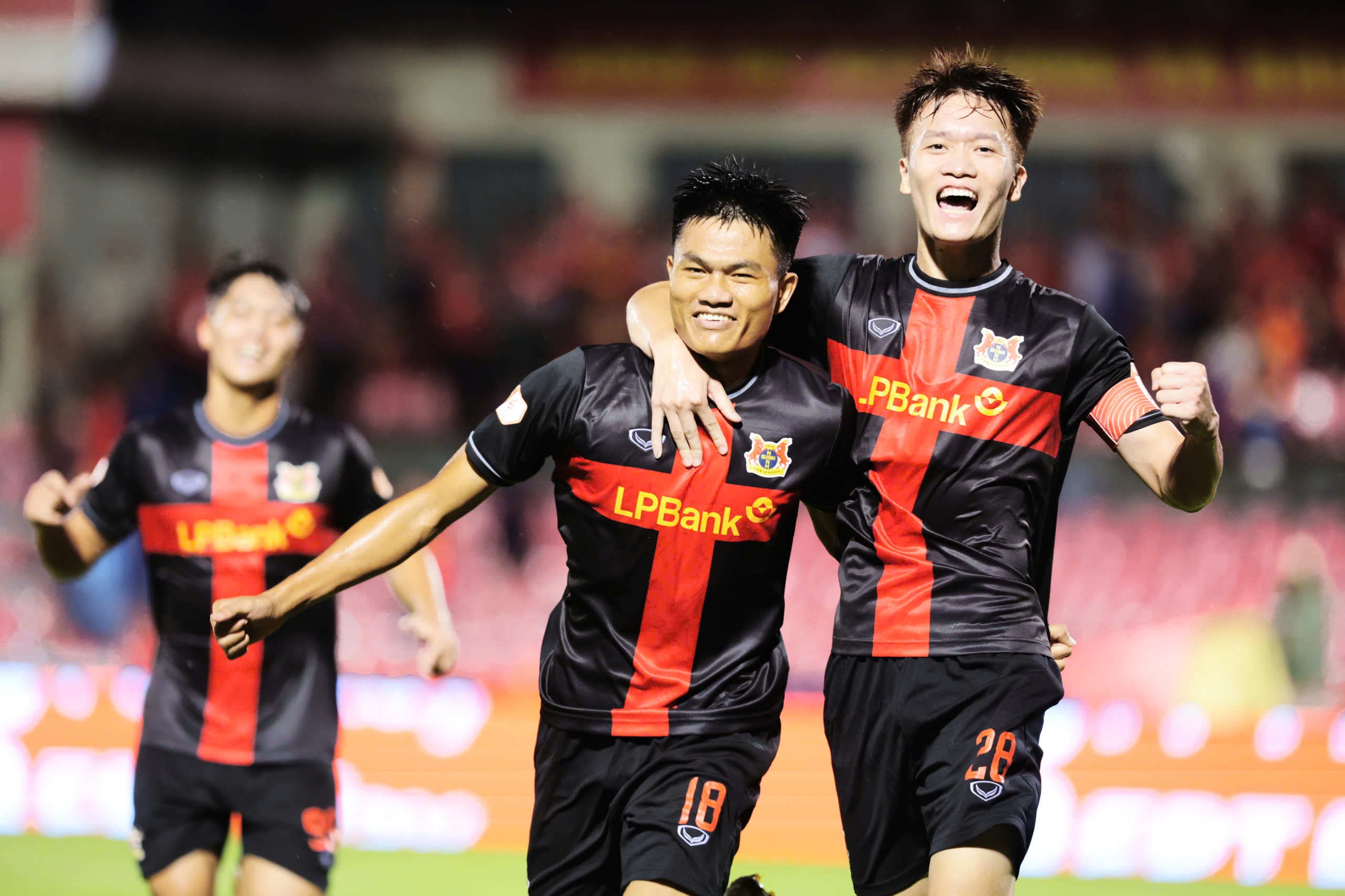 Lịch thi đấu bóng đá V.League hôm nay: Ninh Bình tiếp đà thăng hoa; Tiến Linh lập kỷ lục ghi bàn?