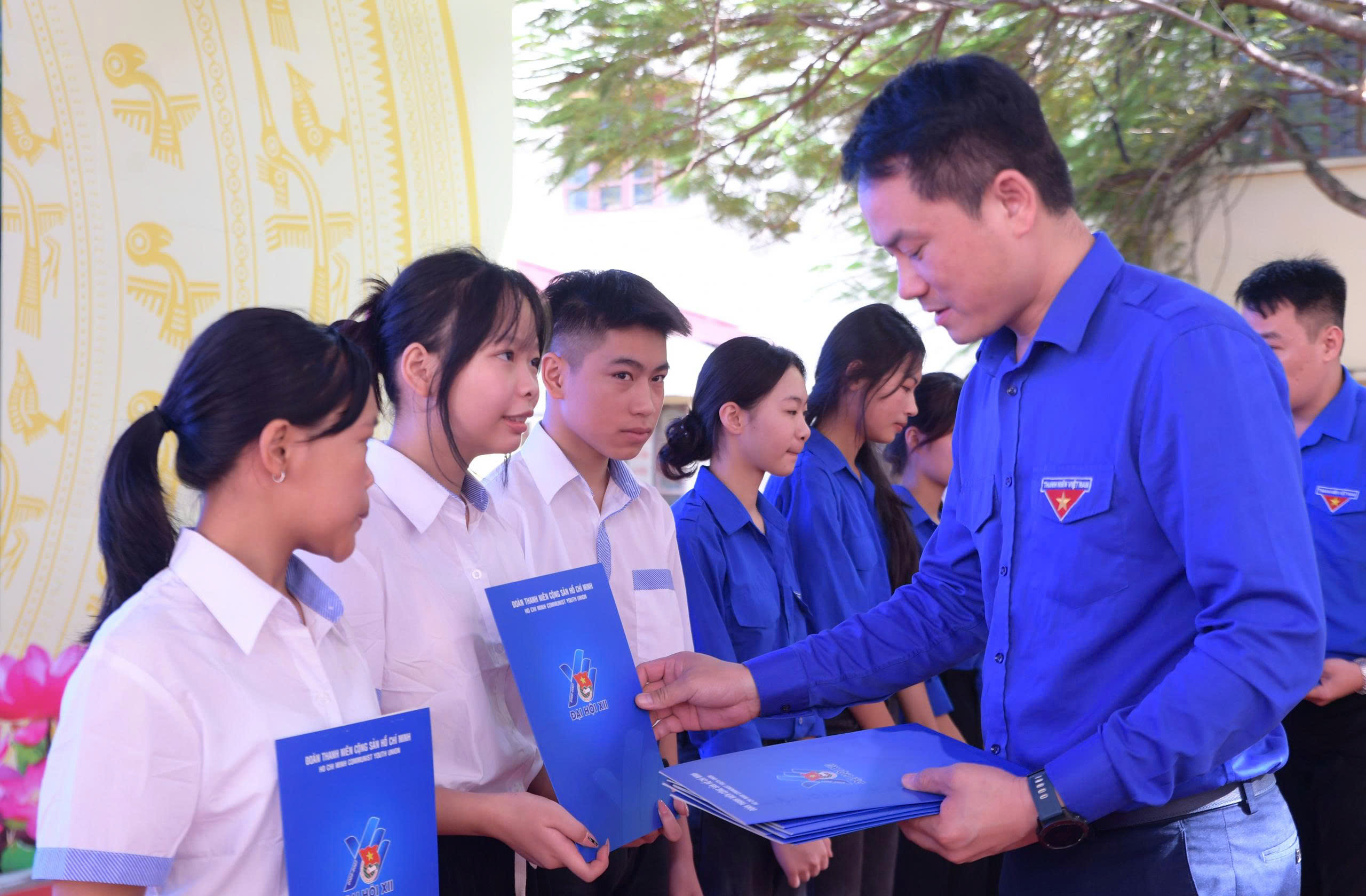 Anh Nguyễn Tường Lâm:Chiến dịch Kỳ nghỉ hồng góp phần xây dựng hình ảnh cán bộ trẻ - Ảnh 6.