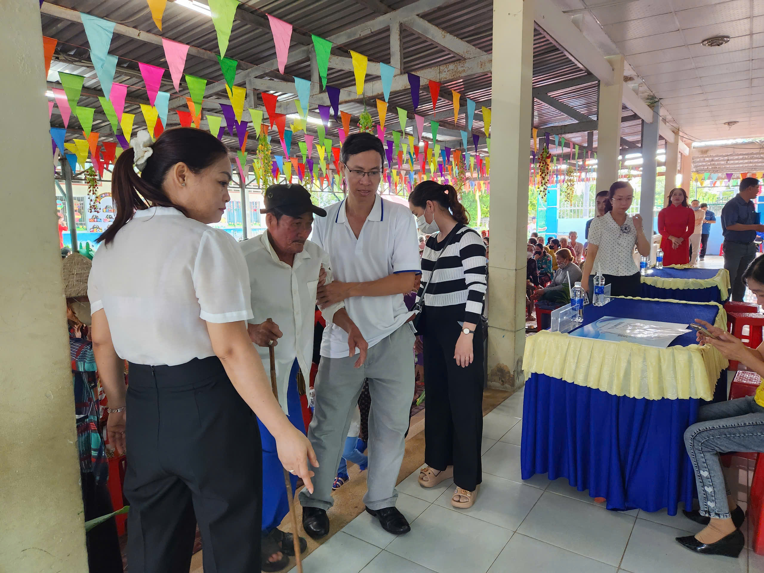 BV Chợ Rẫy, Báo Thanh Niên tổ chức khám bệnh nơi cuối cùng bản đồ Việt Nam - Ảnh 5.