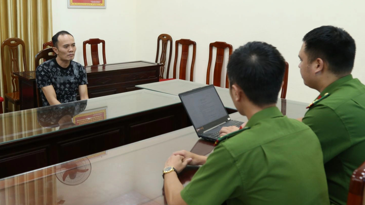 Tạm giữ hình sự người đàn ông đạp vào bụng điều dưỡng tại Ninh Bình - Ảnh 1. Tạm giữ hình sự người đàn ông đạp vào bụng điều dưỡng tại Ninh Bình - Ảnh 1.