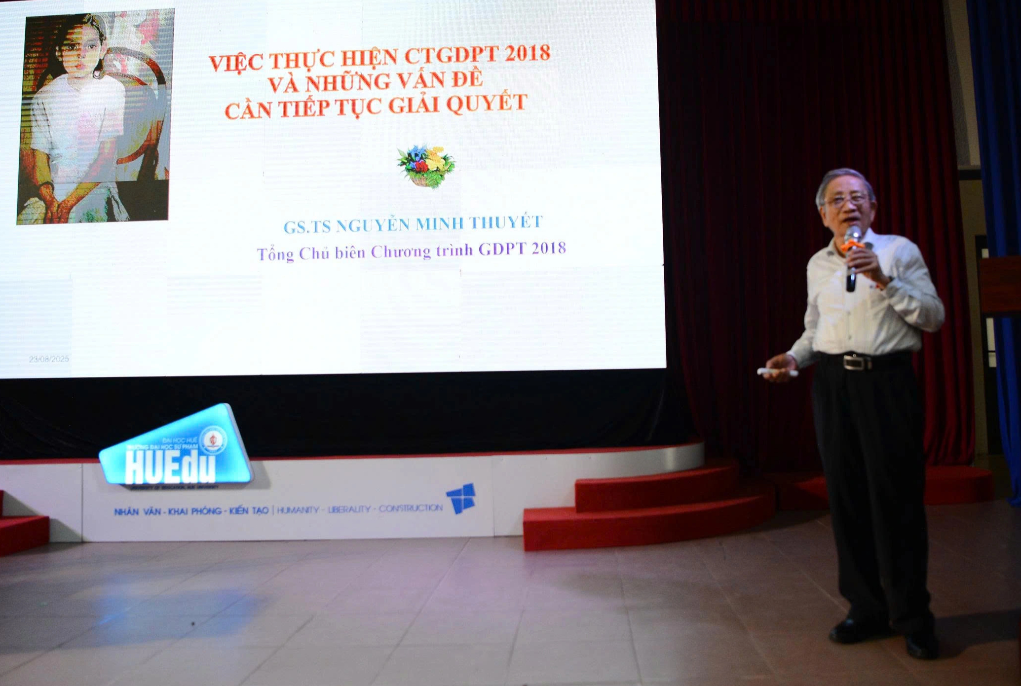 Profesor Nguyen Minh Thuyet menunjukkan kejayaan dan batasan Program Pendidikan Umum 2018 - Foto 1. GS Nguyễn Minh Thuyết chỉ ra thành công và hạn chế của chương trình GDPT 2018- Ảnh 1.
